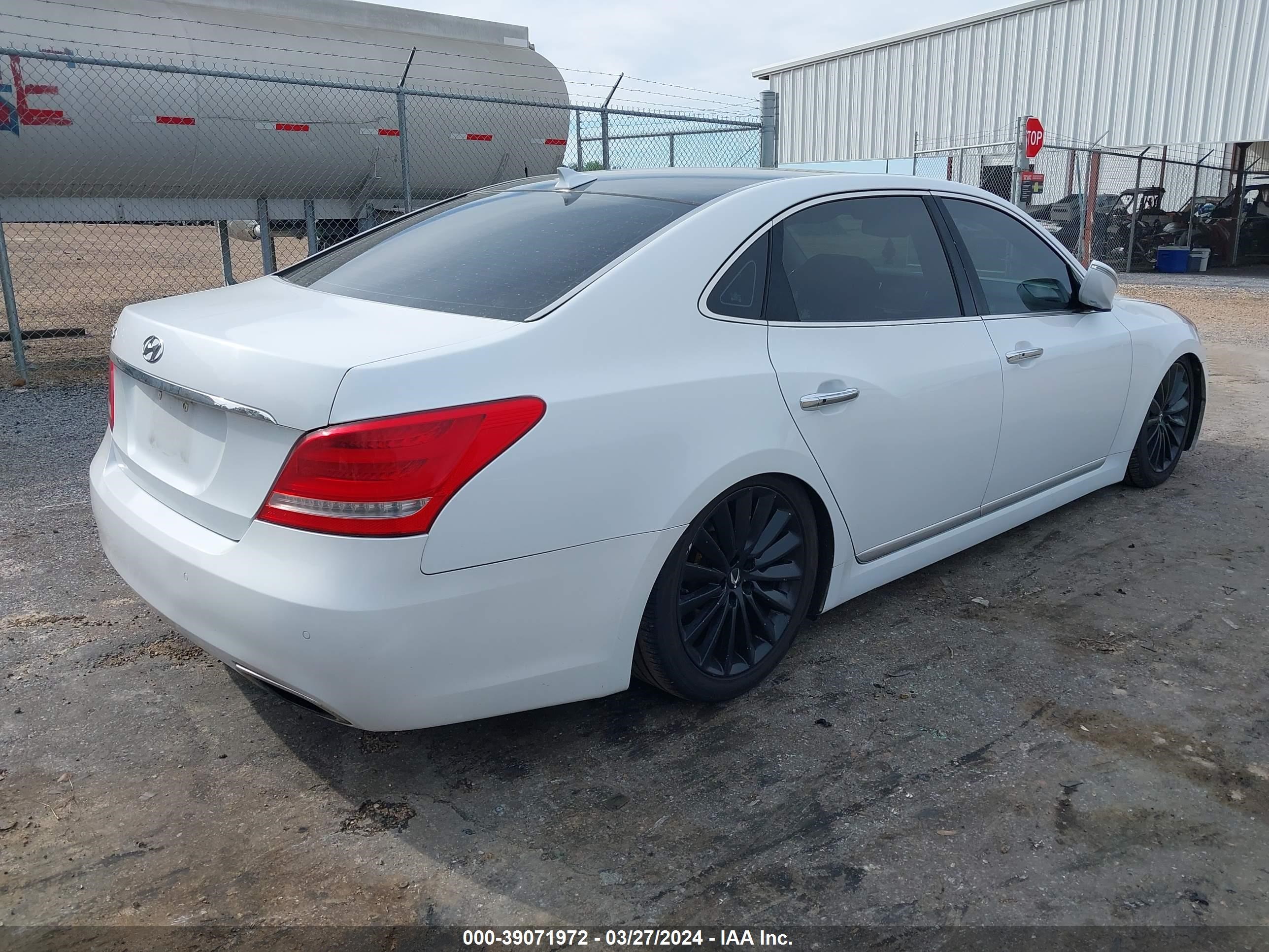 Photo 3 VIN: KMHGH4JH3FU095198 - HYUNDAI EQUUS 