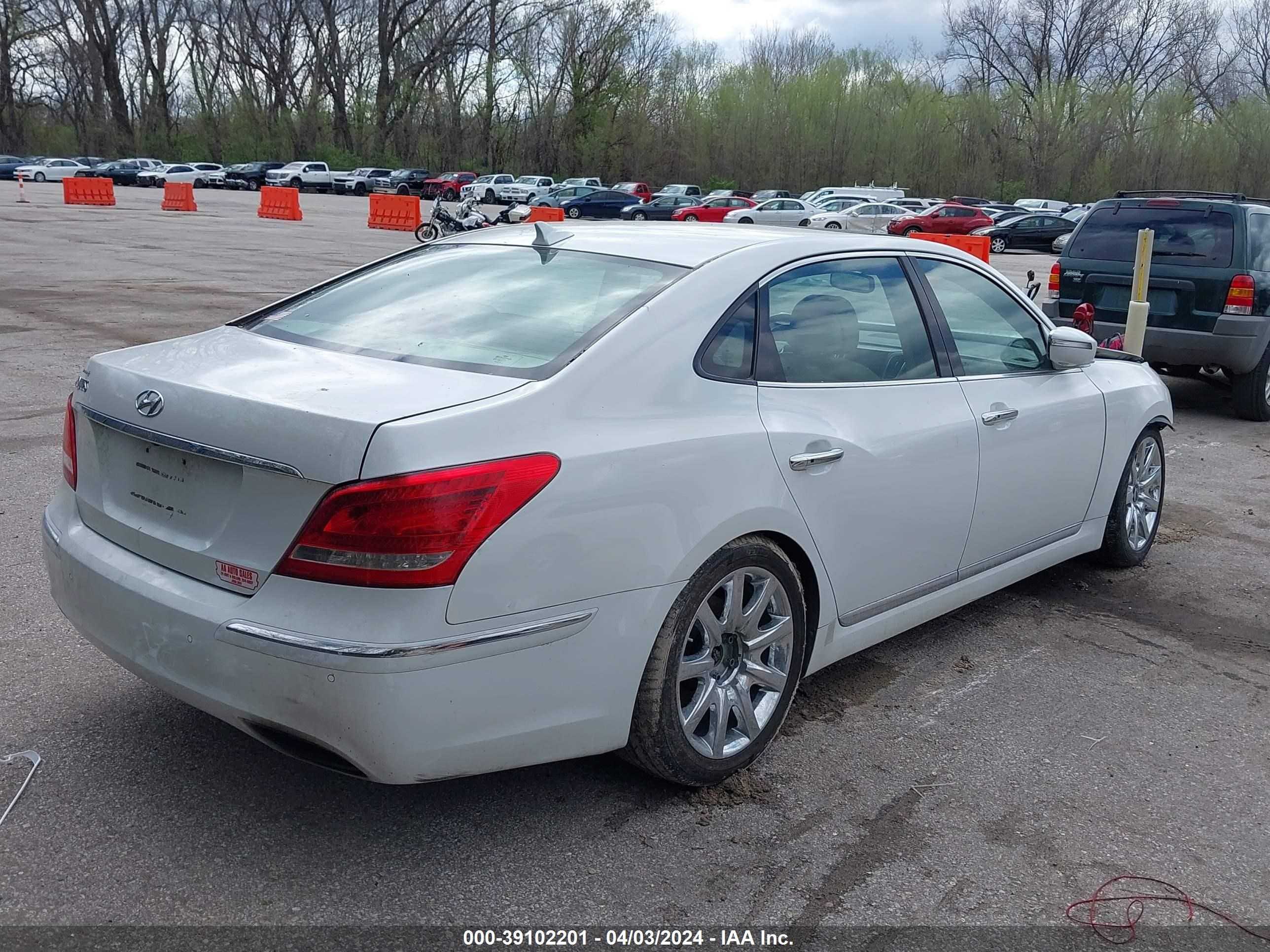 Photo 3 VIN: KMHGH4JH8CU056652 - HYUNDAI EQUUS 