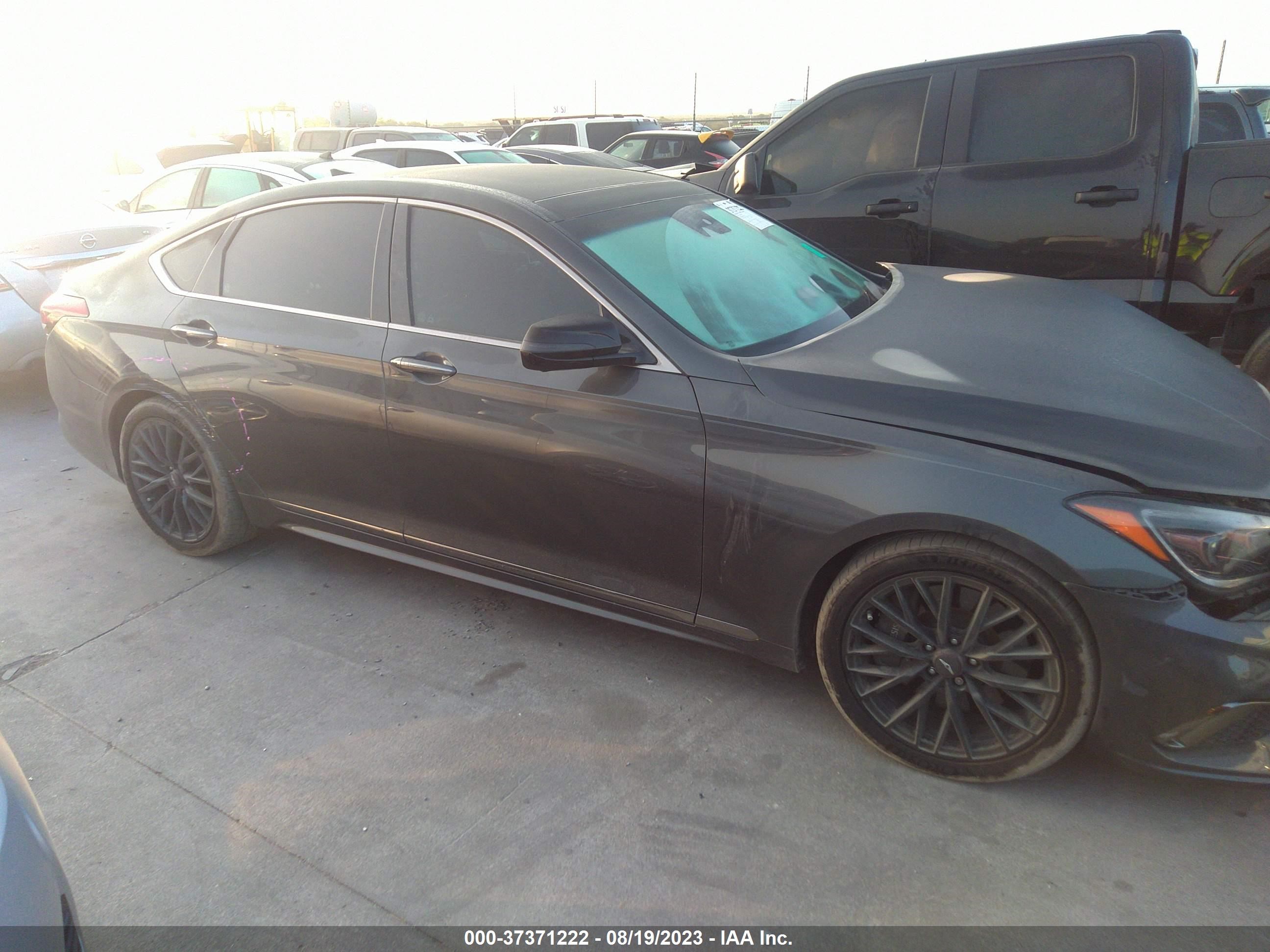 Photo 12 VIN: KMHGN4JB1JU224164 - GENESIS G80 