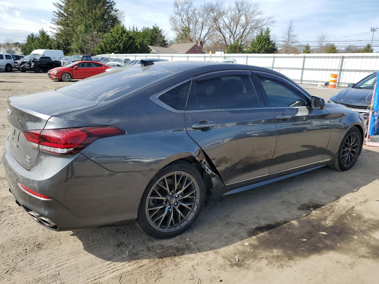 Photo 2 VIN: KMHGN4JB5JU263730 - GENESIS G80 