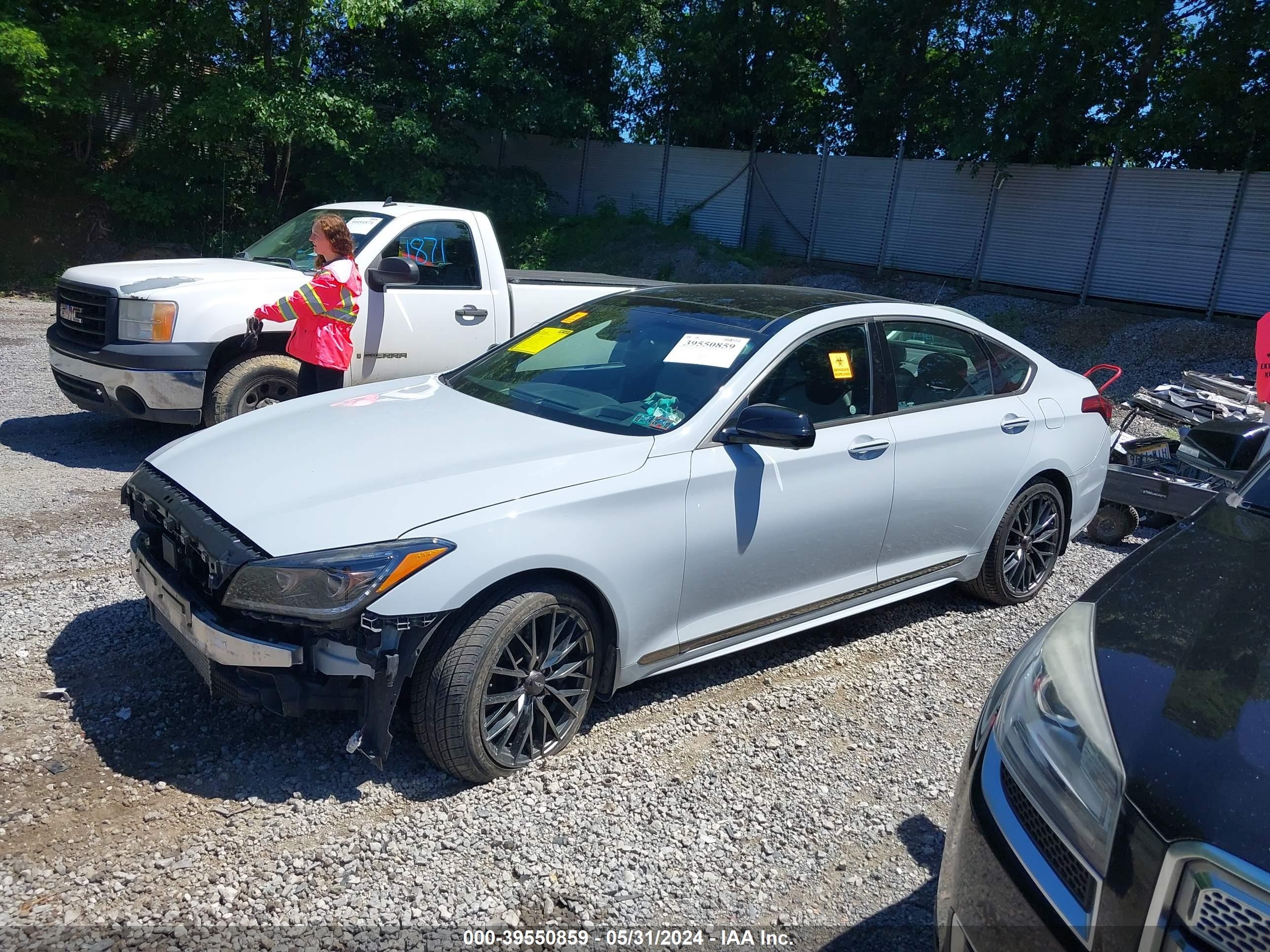 Photo 1 VIN: KMHGN4JB7JU256729 - GENESIS G80 