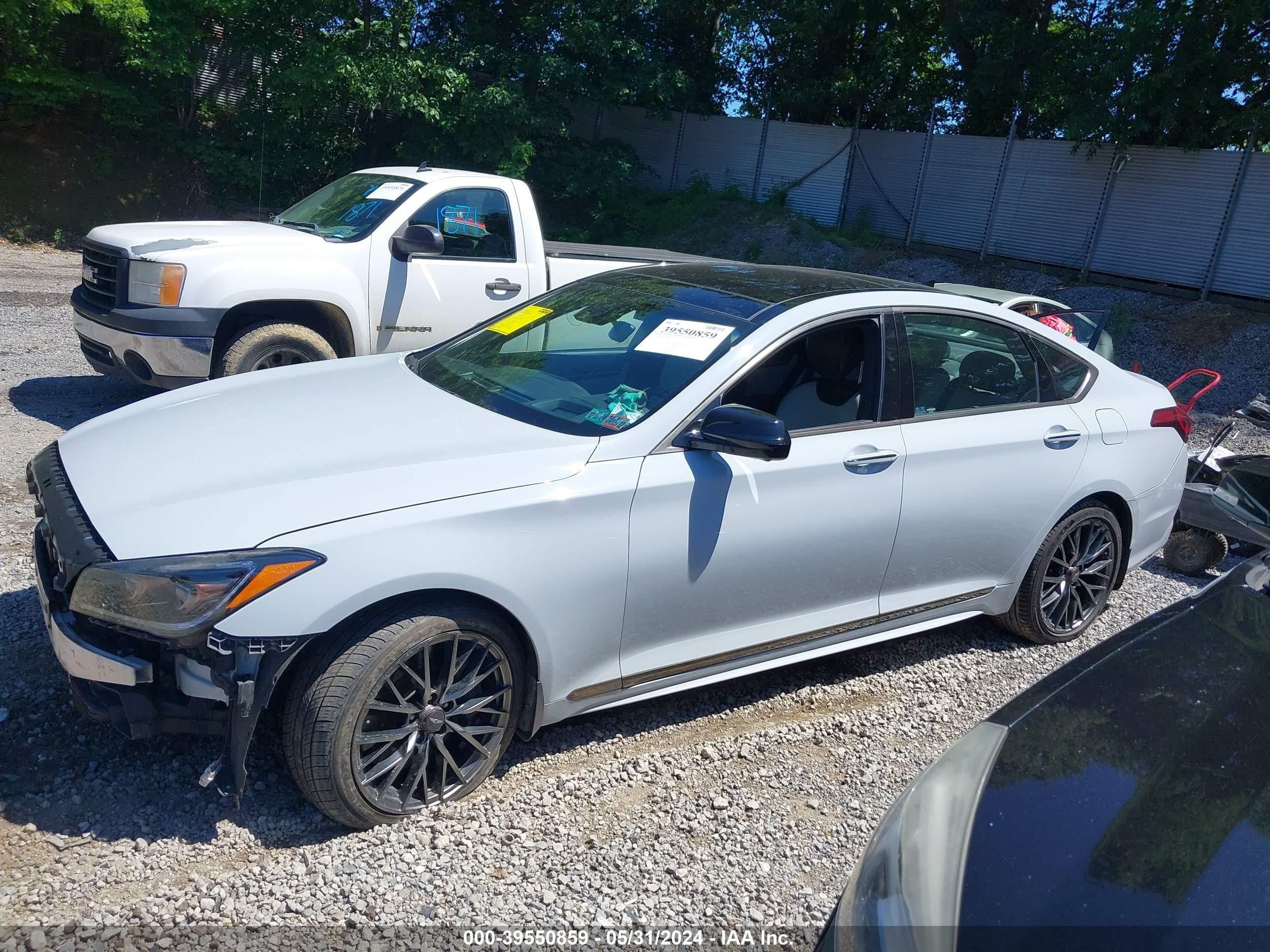 Photo 13 VIN: KMHGN4JB7JU256729 - GENESIS G80 