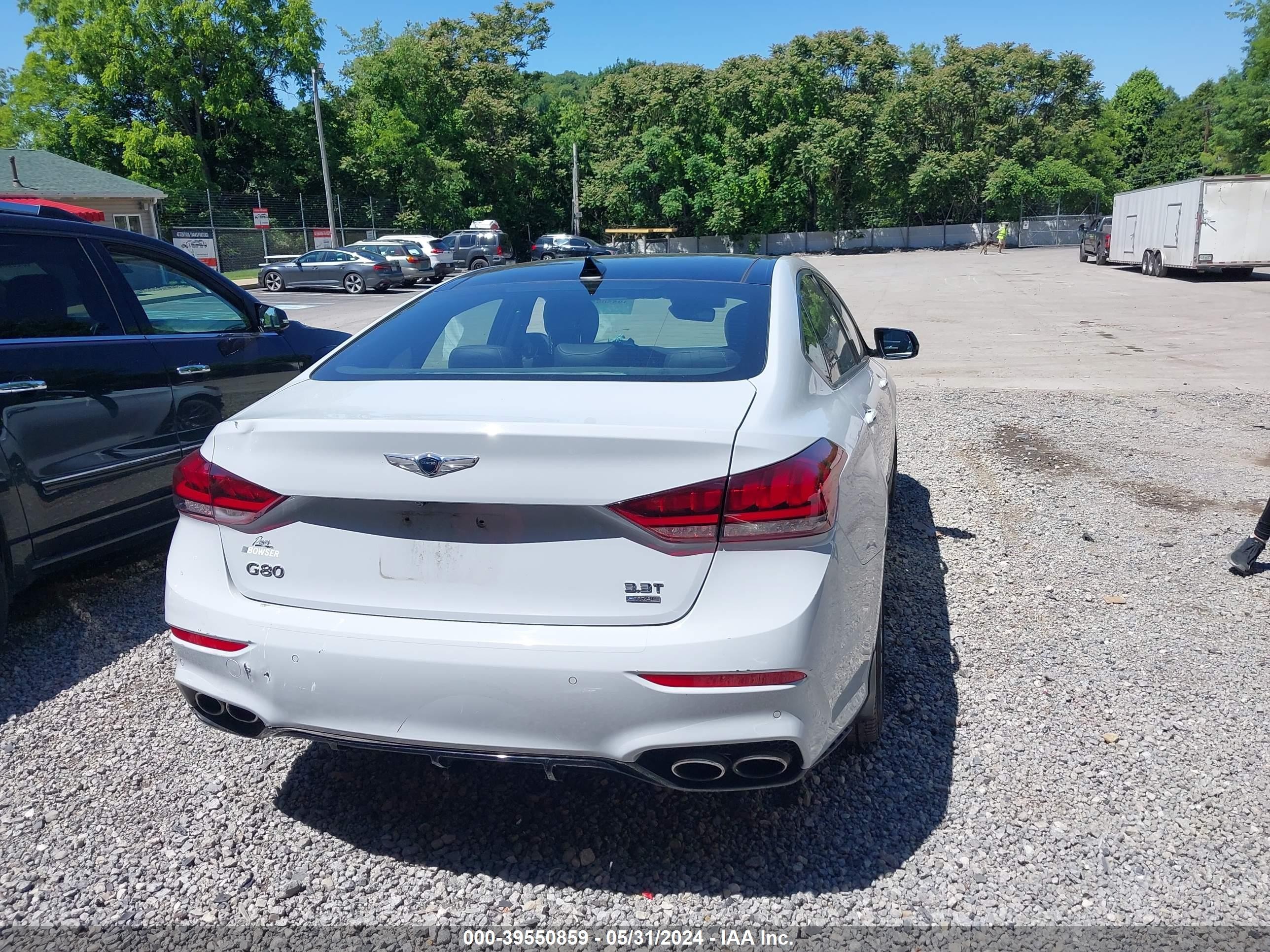 Photo 15 VIN: KMHGN4JB7JU256729 - GENESIS G80 