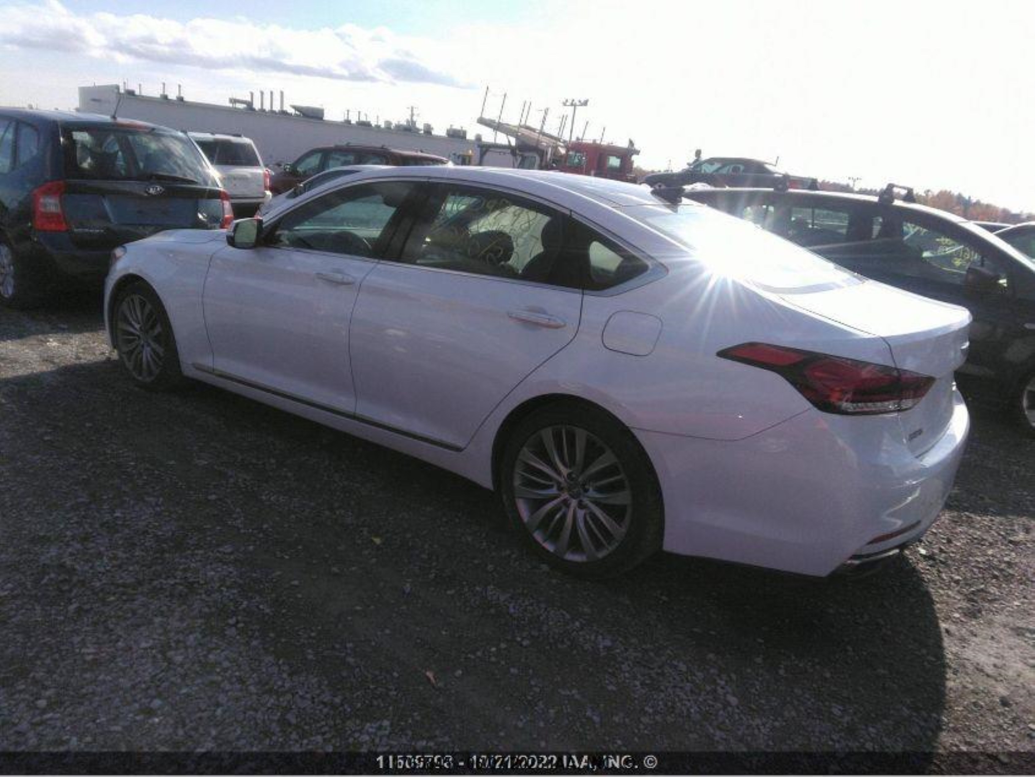 Photo 2 VIN: KMHGN4JE0GU115567 - HYUNDAI GENESIS 