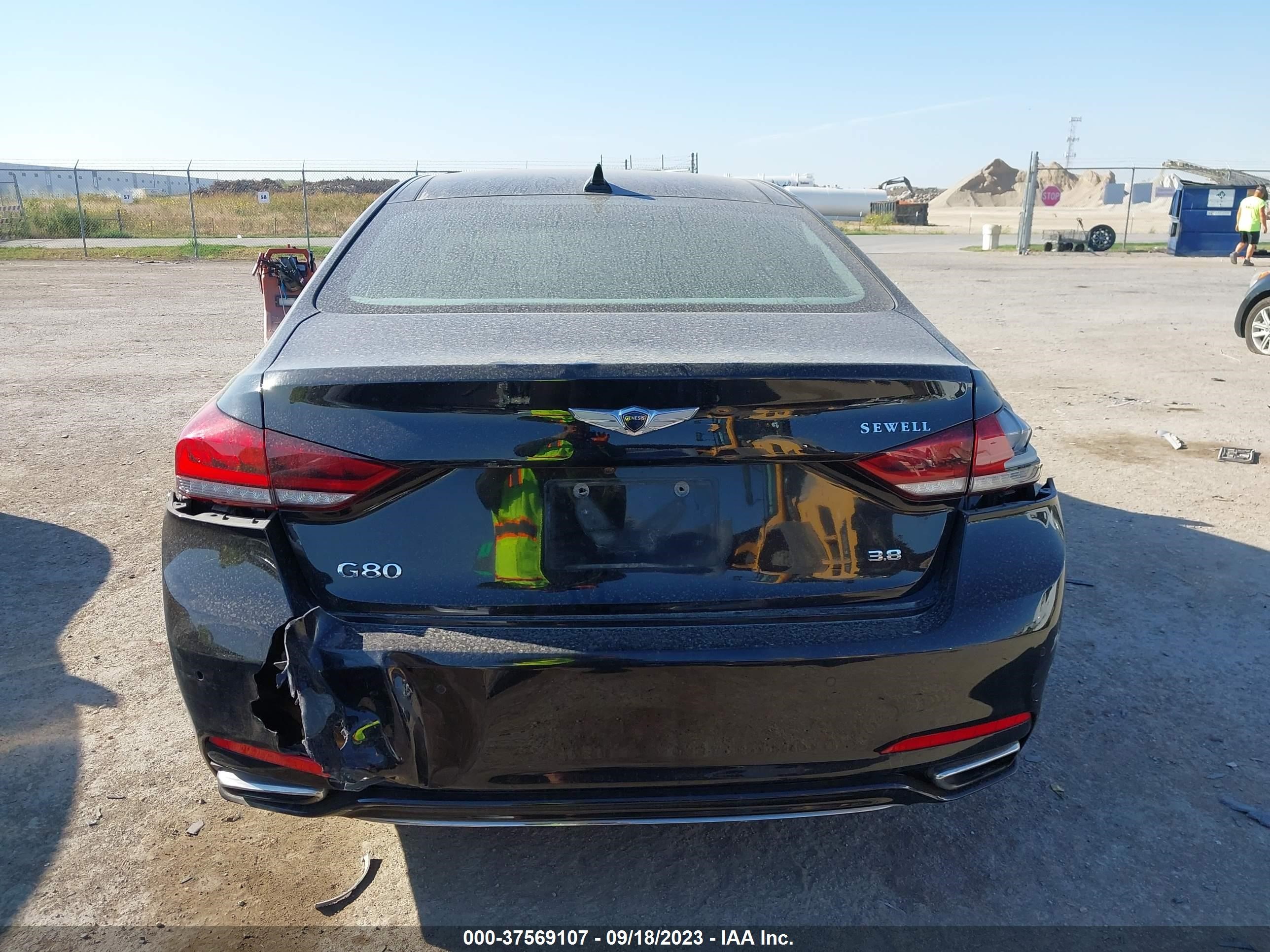 Photo 15 VIN: KMHGN4JE1JU241041 - GENESIS G80 