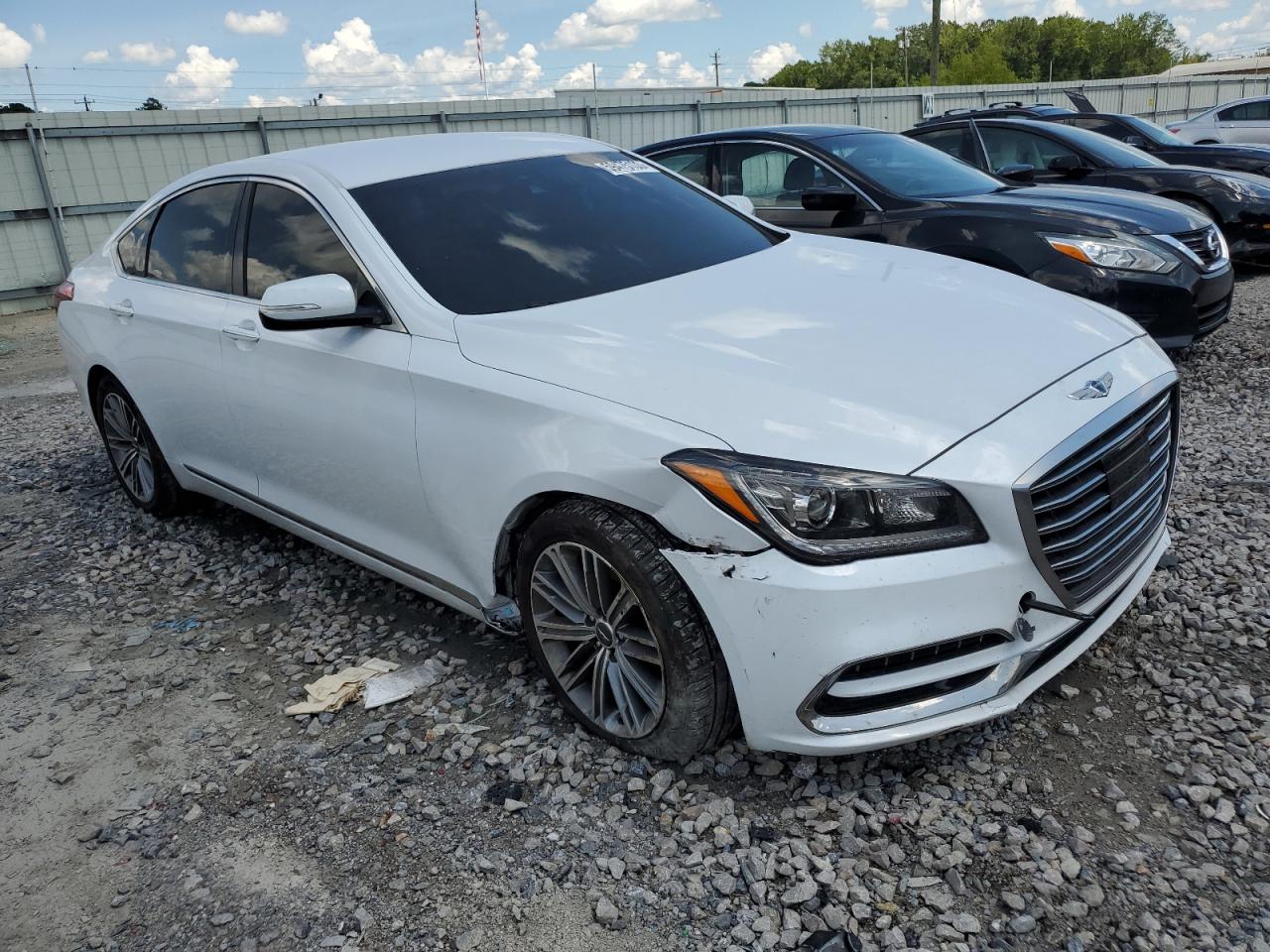 Photo 3 VIN: KMHGN4JE1JU246966 - GENESIS G80 