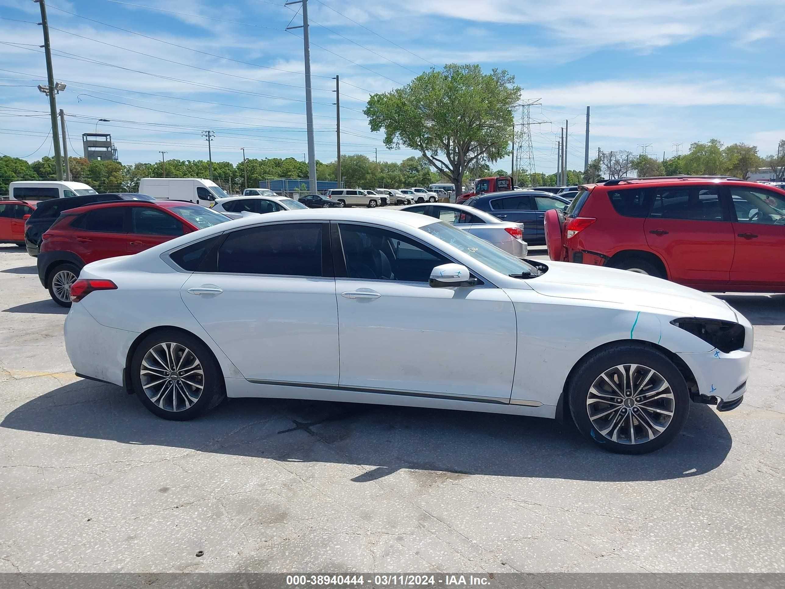 Photo 12 VIN: KMHGN4JE3GU112484 - HYUNDAI GENESIS 