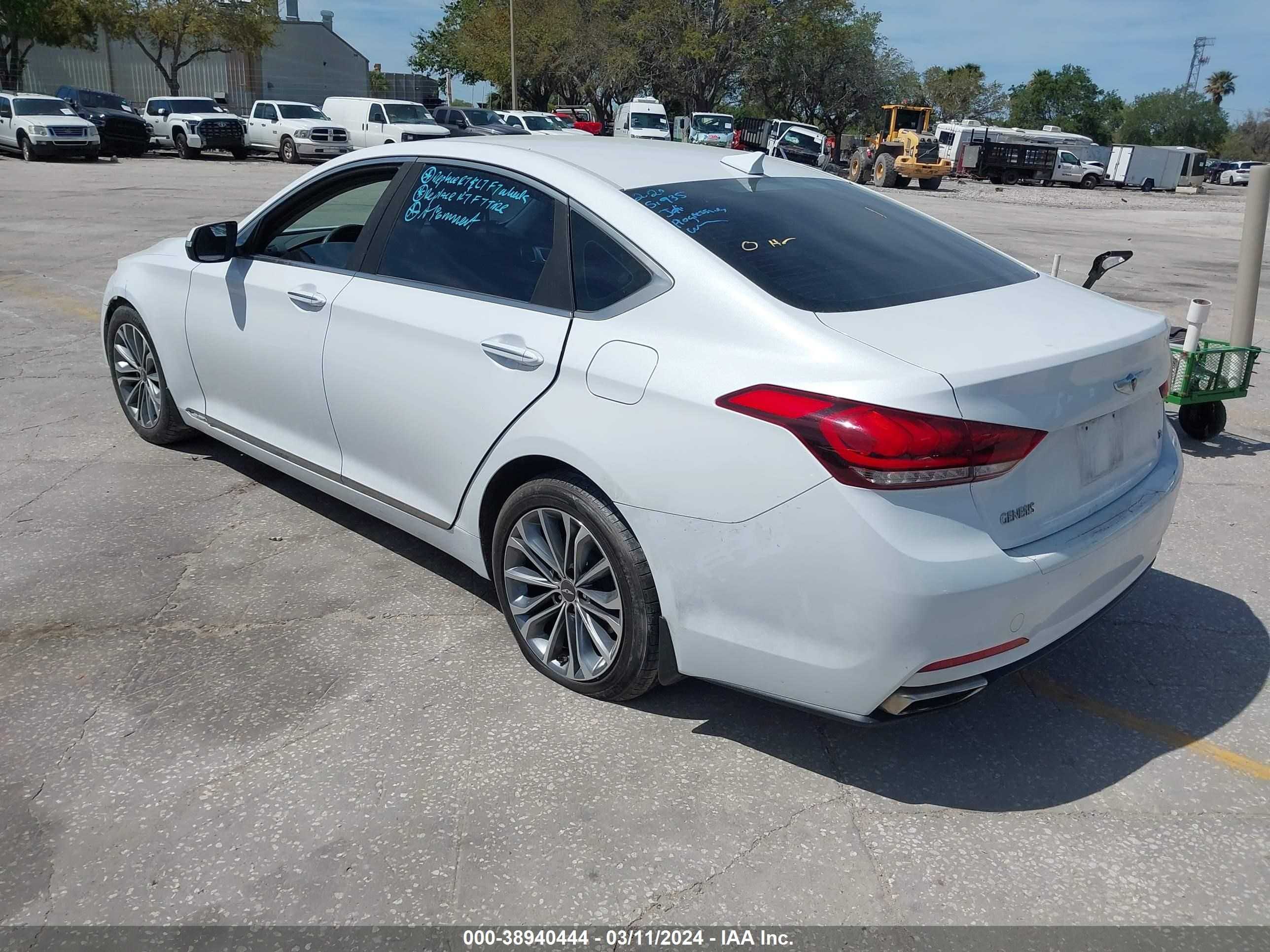 Photo 2 VIN: KMHGN4JE3GU112484 - HYUNDAI GENESIS 