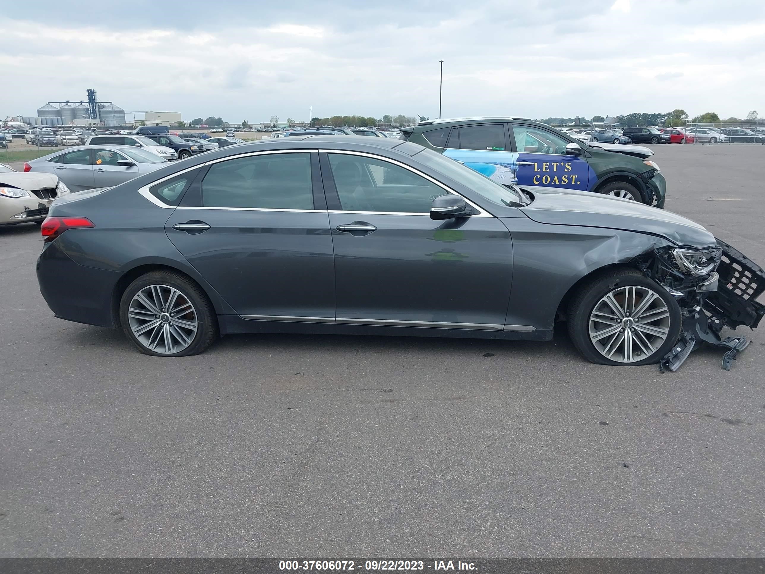 Photo 12 VIN: KMHGN4JE3JU253949 - GENESIS G80 