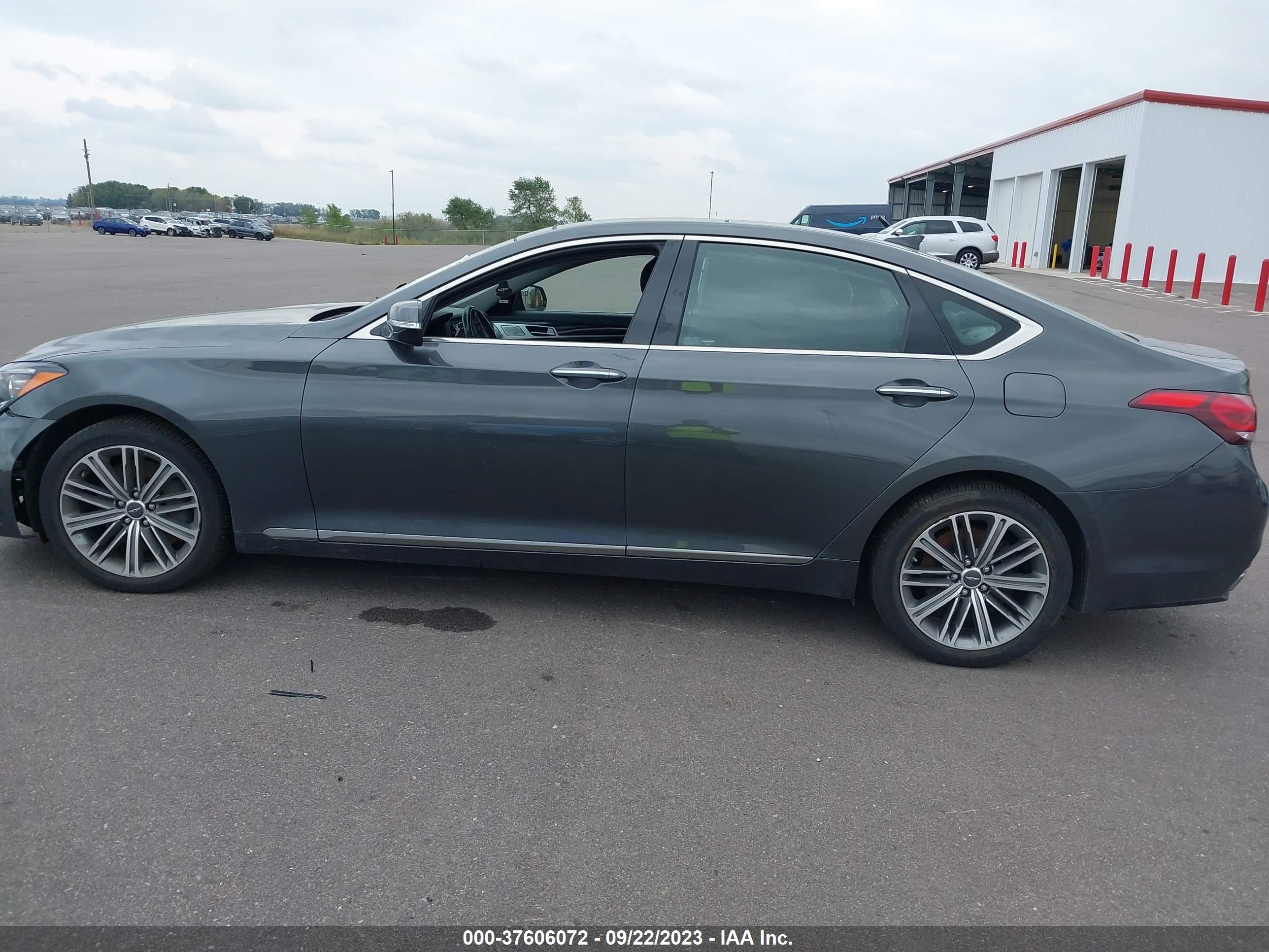 Photo 13 VIN: KMHGN4JE3JU253949 - GENESIS G80 