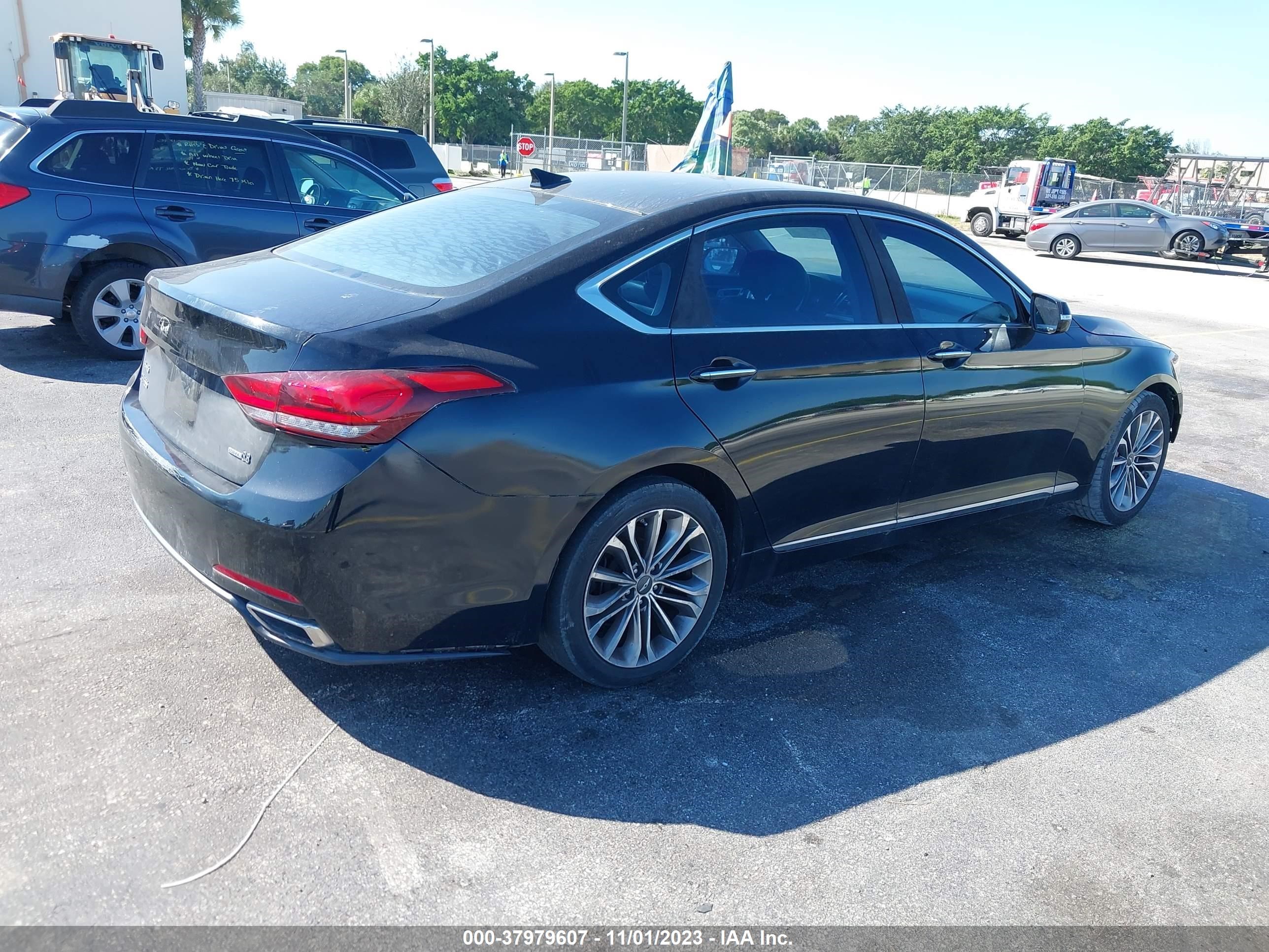 Photo 3 VIN: KMHGN4JE4FU018516 - HYUNDAI GENESIS 