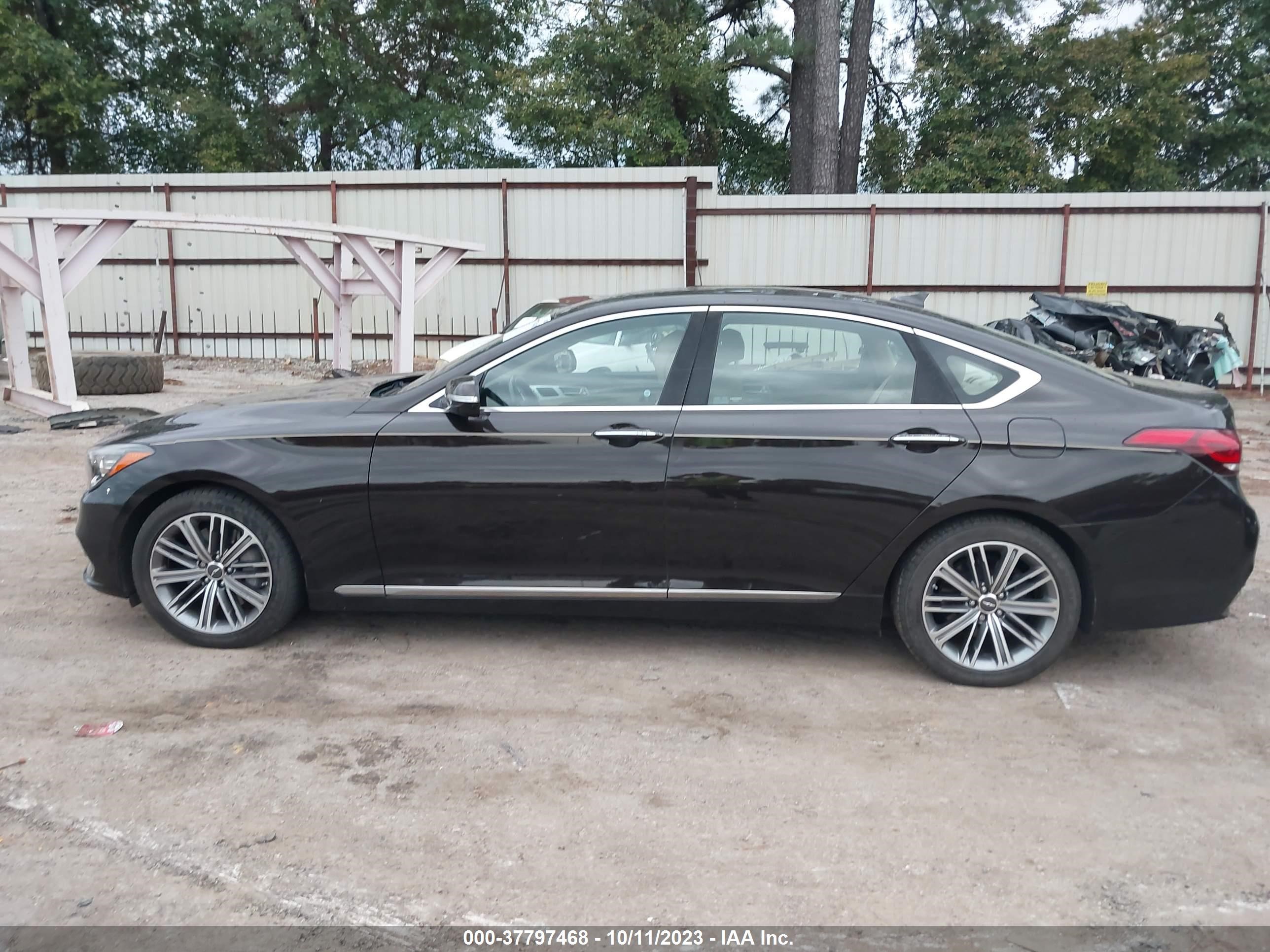 Photo 13 VIN: KMHGN4JE5JU242757 - GENESIS G80 