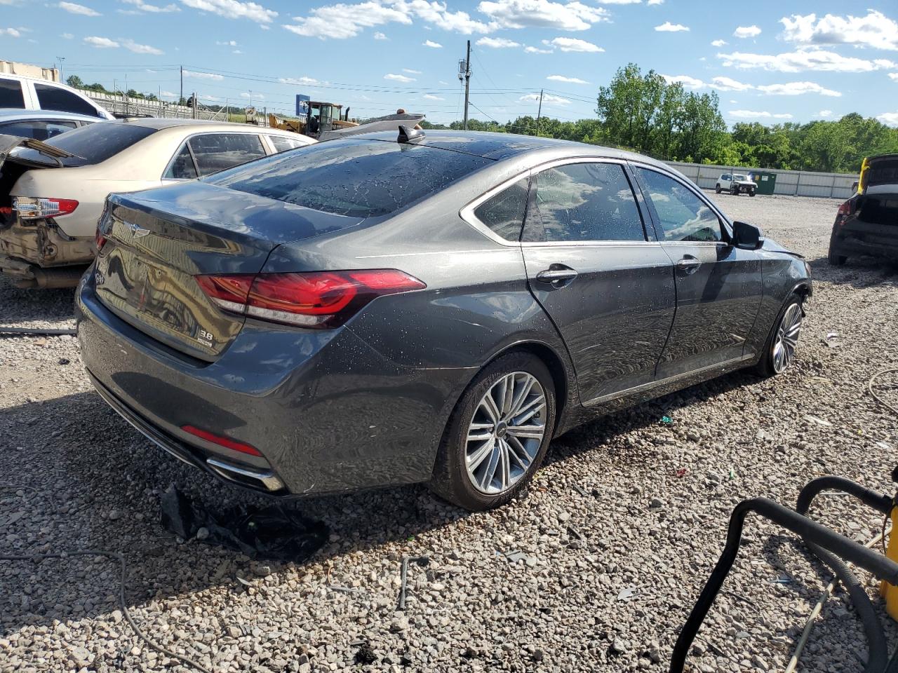 Photo 2 VIN: KMHGN4JE6JU238376 - GENESIS G80 