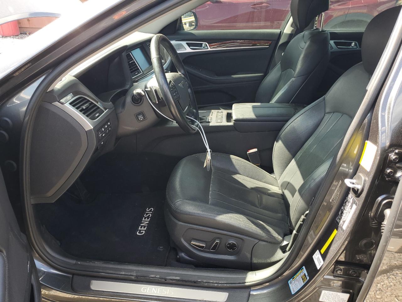 Photo 6 VIN: KMHGN4JE6JU238376 - GENESIS G80 