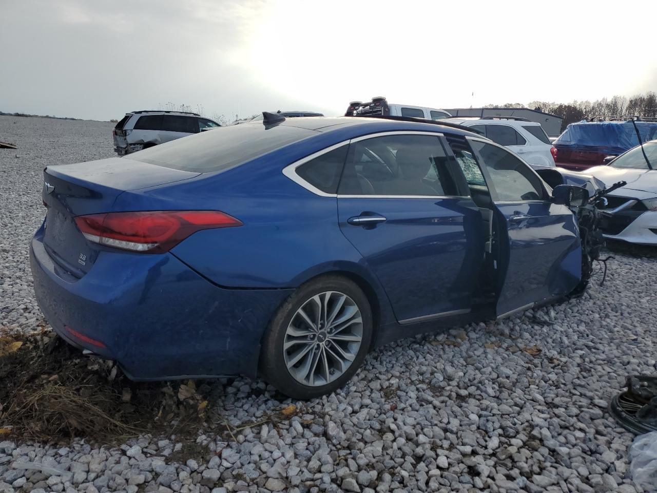 Photo 2 VIN: KMHGN4JE7HU202559 - GENESIS G80 BASE 