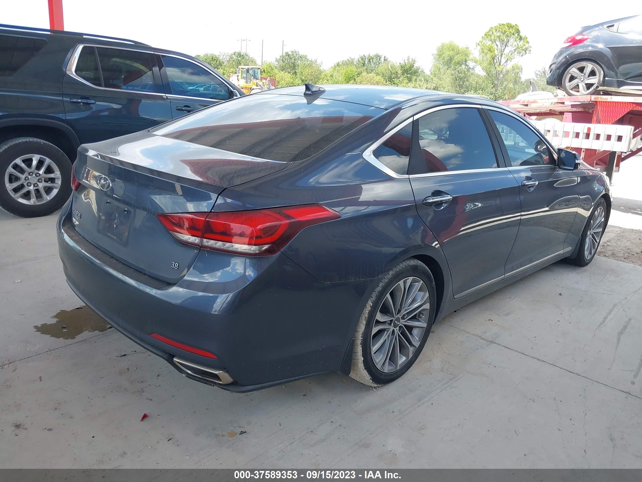 Photo 3 VIN: KMHGN4JE8FU074779 - HYUNDAI GENESIS 