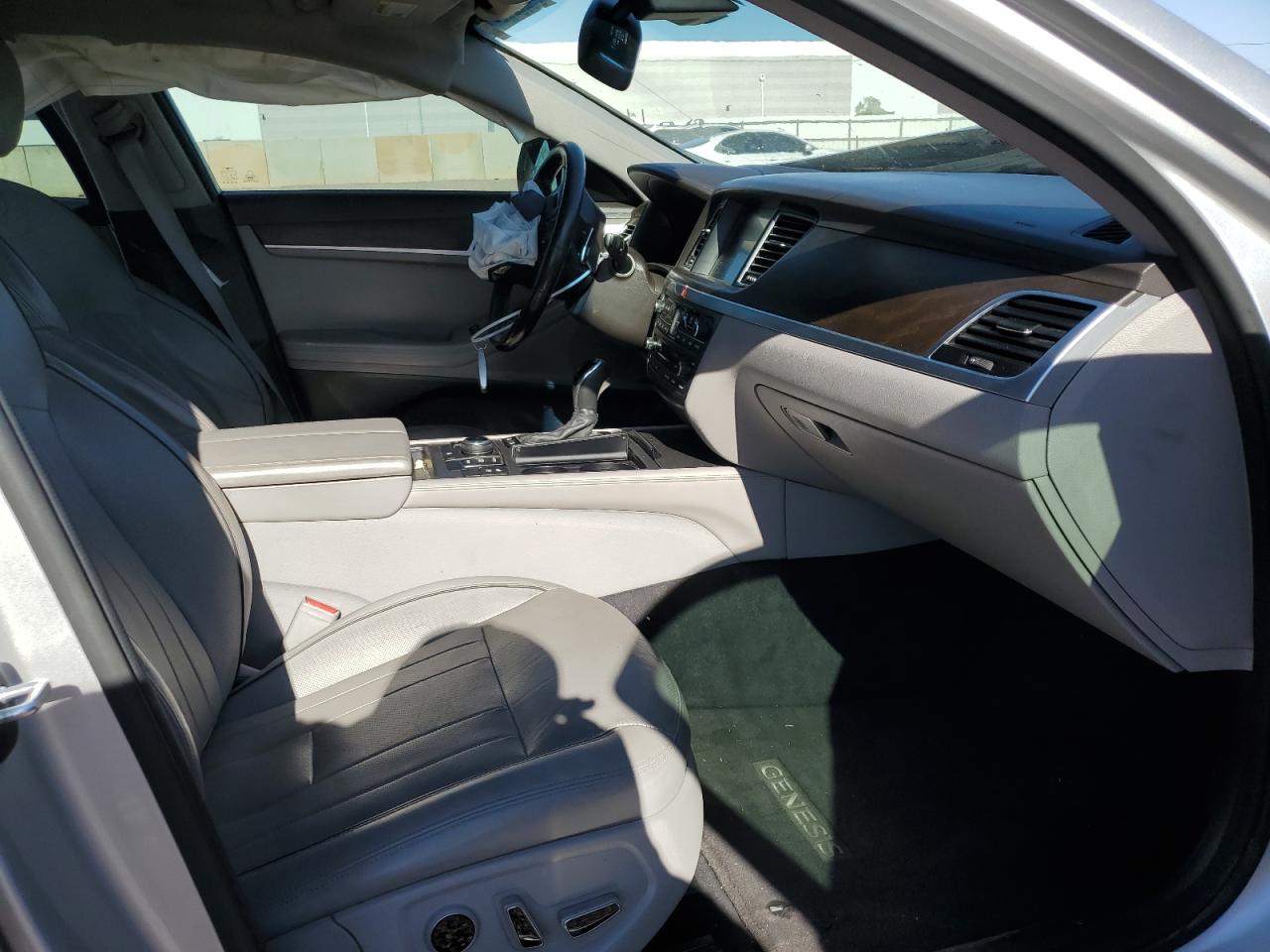 Photo 6 VIN: KMHGN4JE9HU175719 - GENESIS G80 