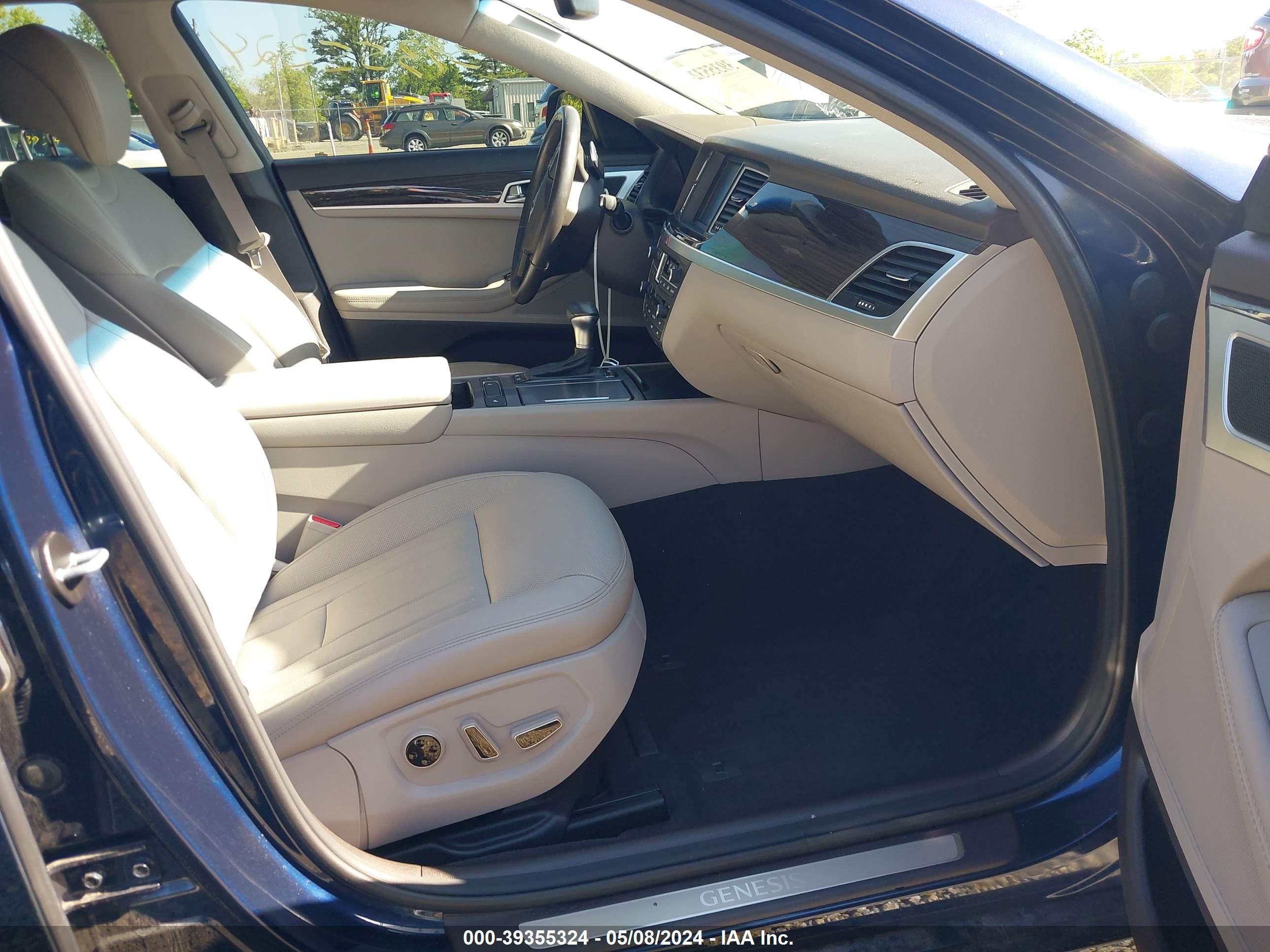 Photo 4 VIN: KMHGN4JEXJU250997 - GENESIS G80 