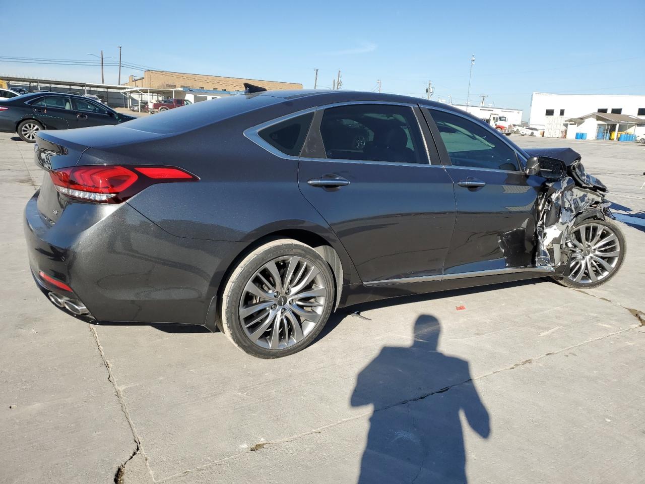 Photo 2 VIN: KMHGN4JF0JU257756 - GENESIS G80 