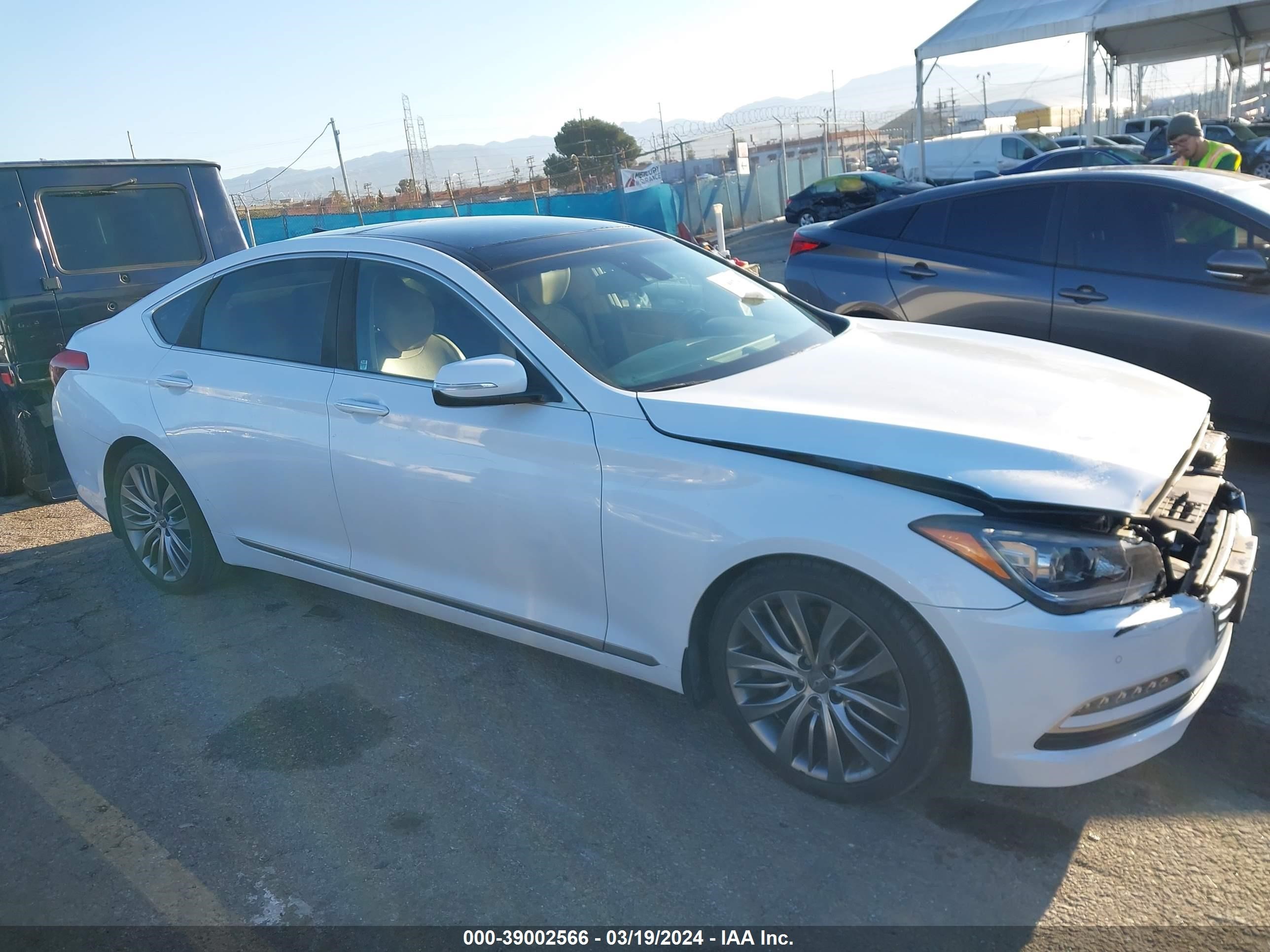 Photo 13 VIN: KMHGN4JF1FU051725 - HYUNDAI GENESIS 