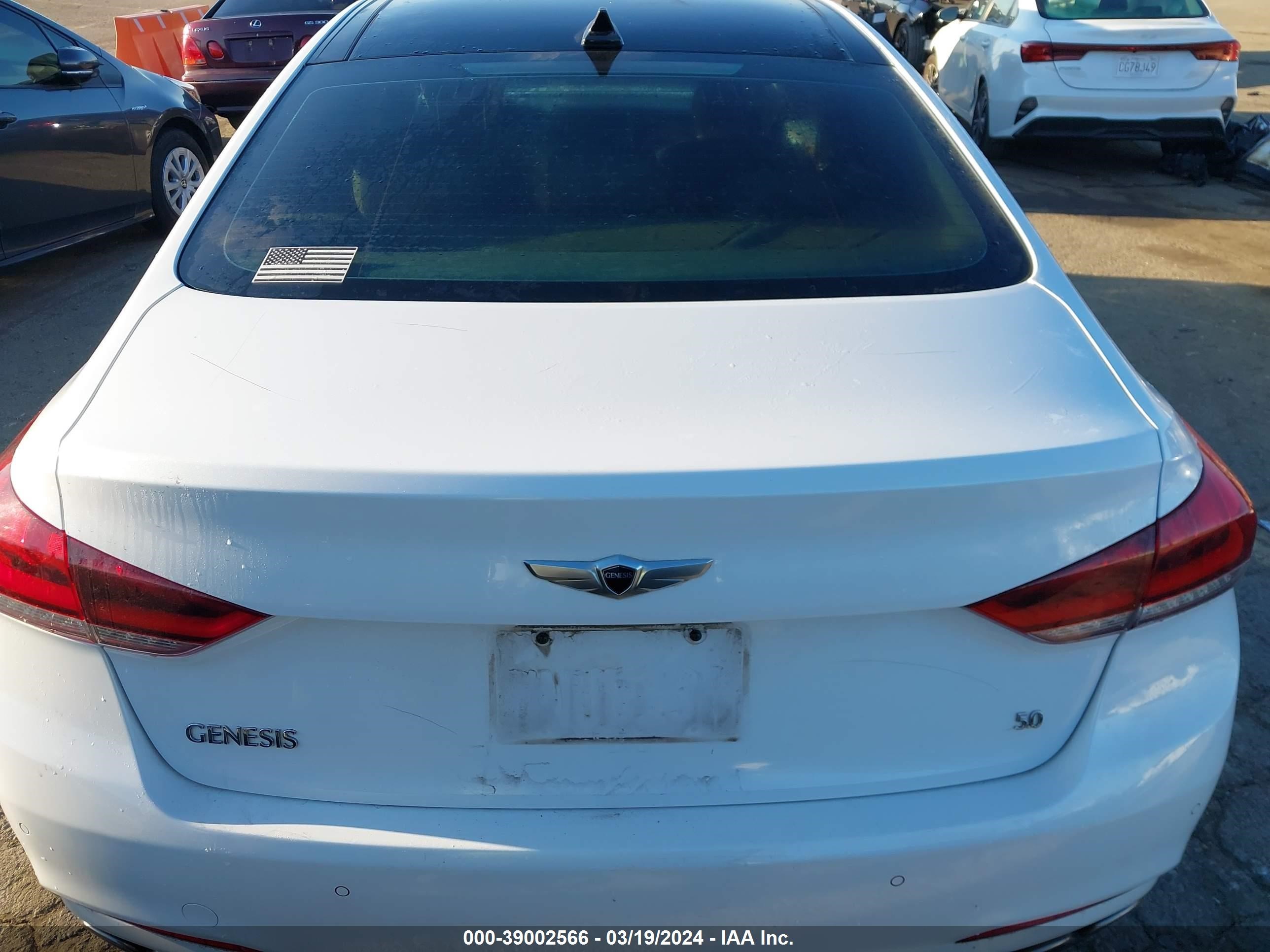 Photo 16 VIN: KMHGN4JF1FU051725 - HYUNDAI GENESIS 