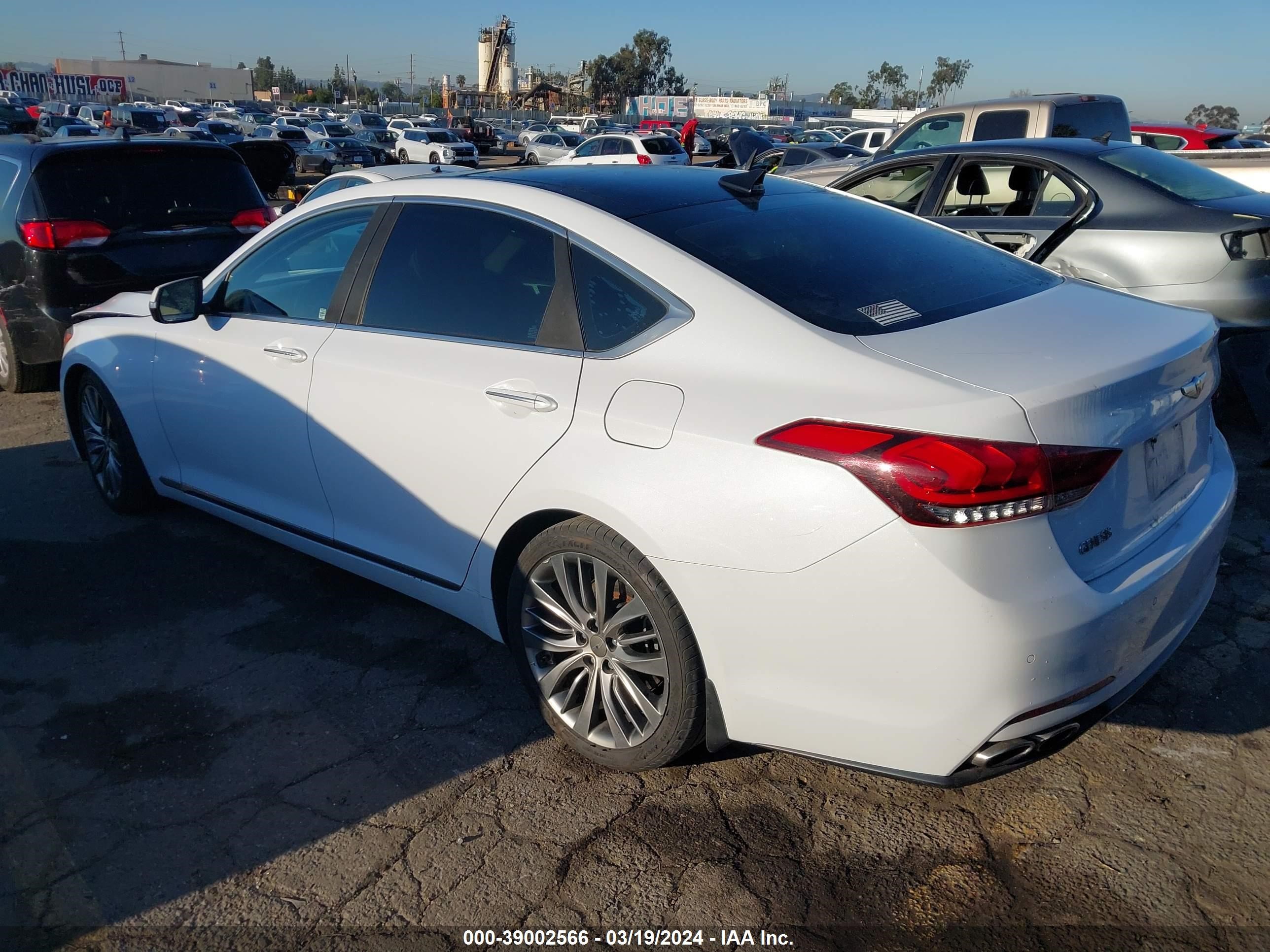 Photo 2 VIN: KMHGN4JF1FU051725 - HYUNDAI GENESIS 