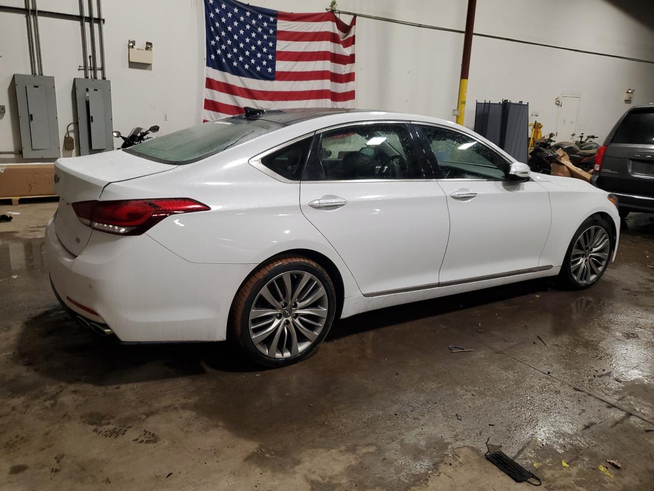 Photo 2 VIN: KMHGN4JF3HU173943 - GENESIS G80 