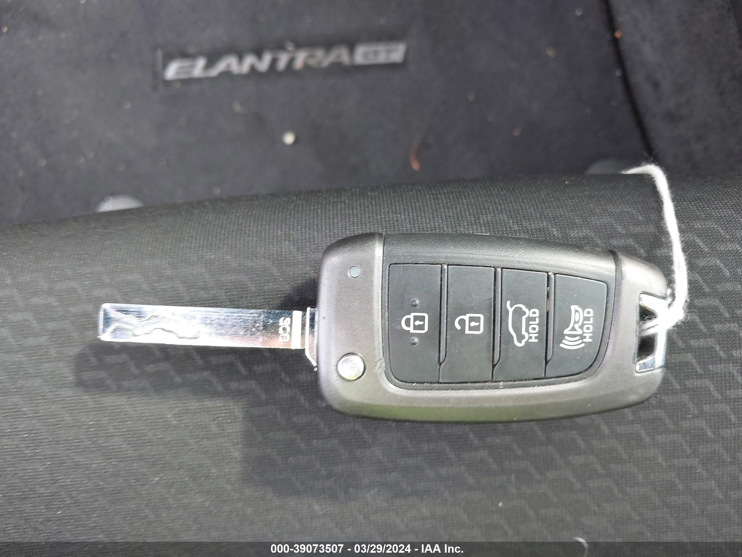 Photo 10 VIN: KMHH35LE1JU019516 - HYUNDAI ELANTRA 