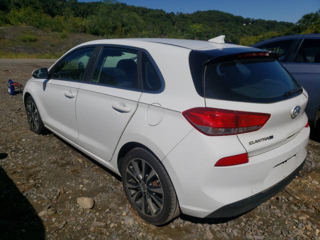 Photo 2 VIN: KMHH35LE3JU070886 - HYUNDAI ELANTRA GT 