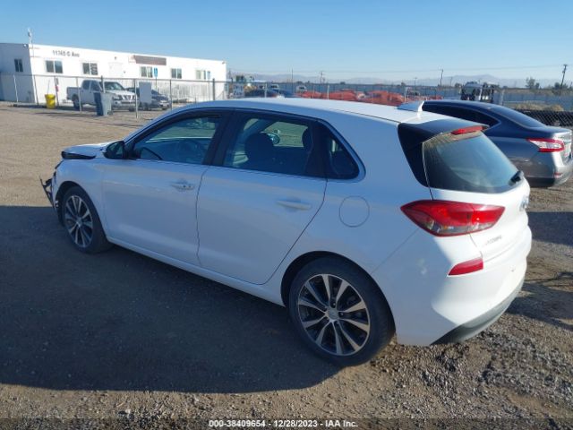 Photo 2 VIN: KMHH35LE4JU012706 - HYUNDAI ELANTRA GT 