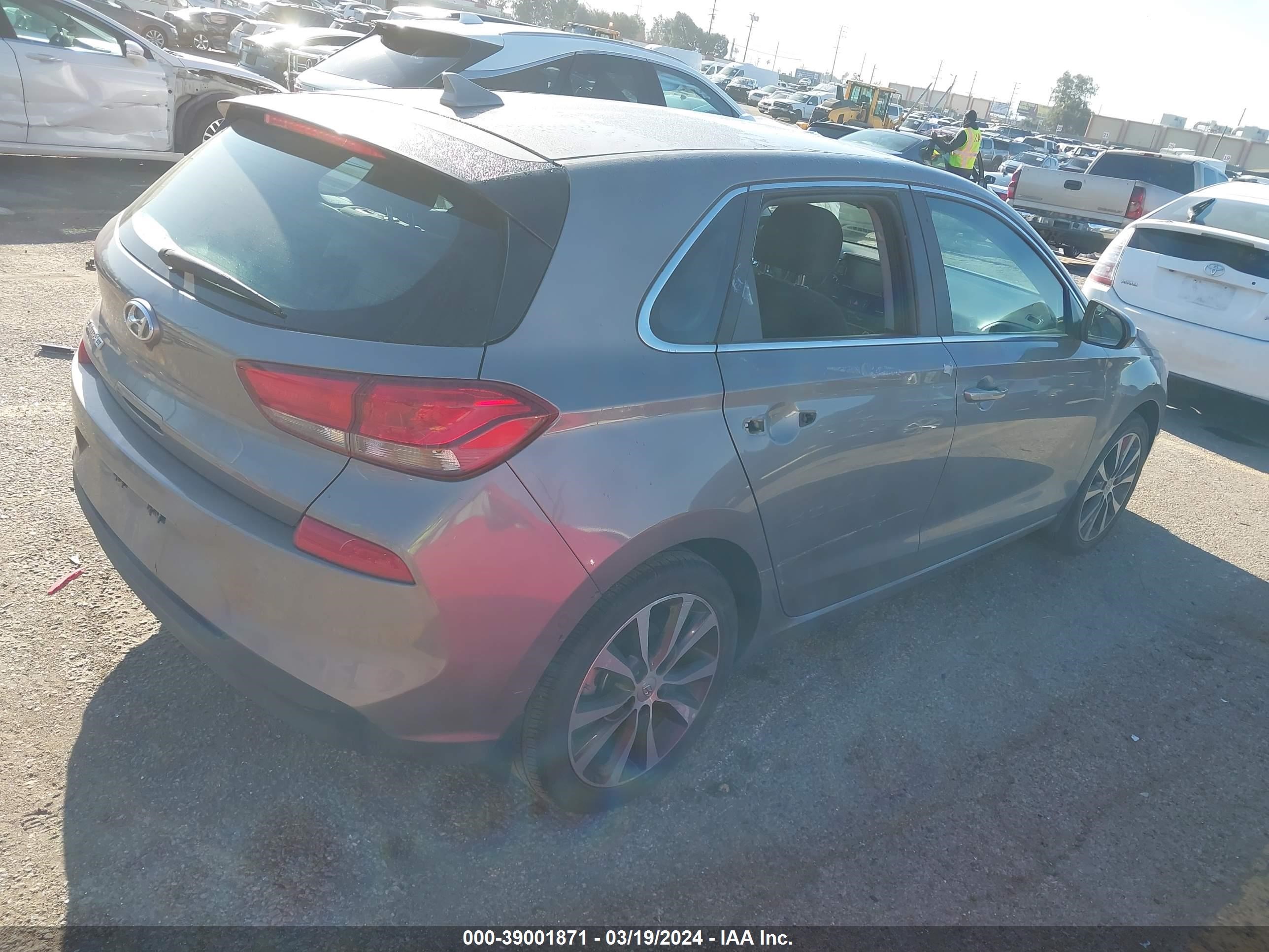 Photo 3 VIN: KMHH35LE6LU136804 - HYUNDAI ELANTRA 