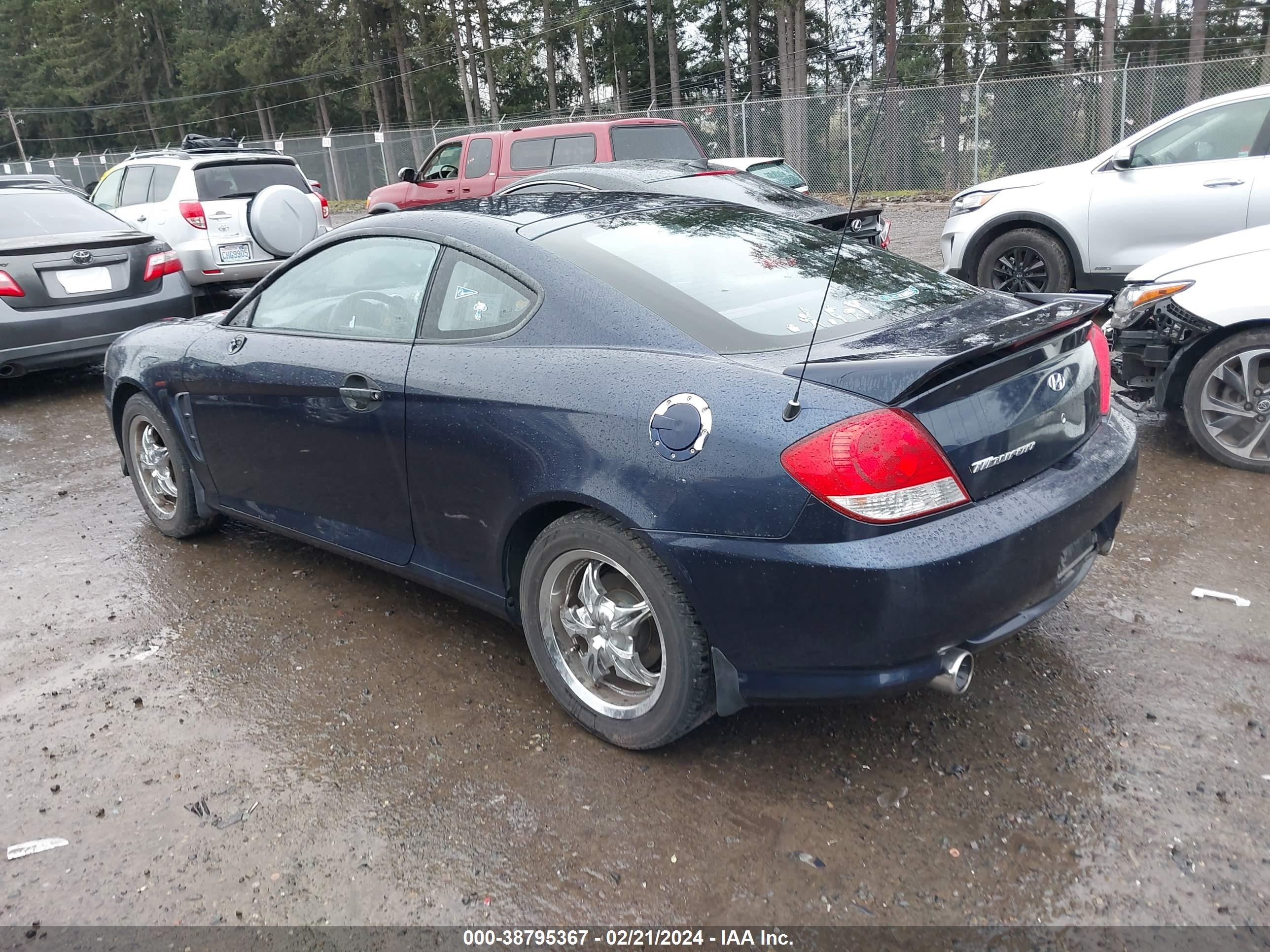 Photo 2 VIN: KMHHM65D45U178186 - HYUNDAI TIBURON 