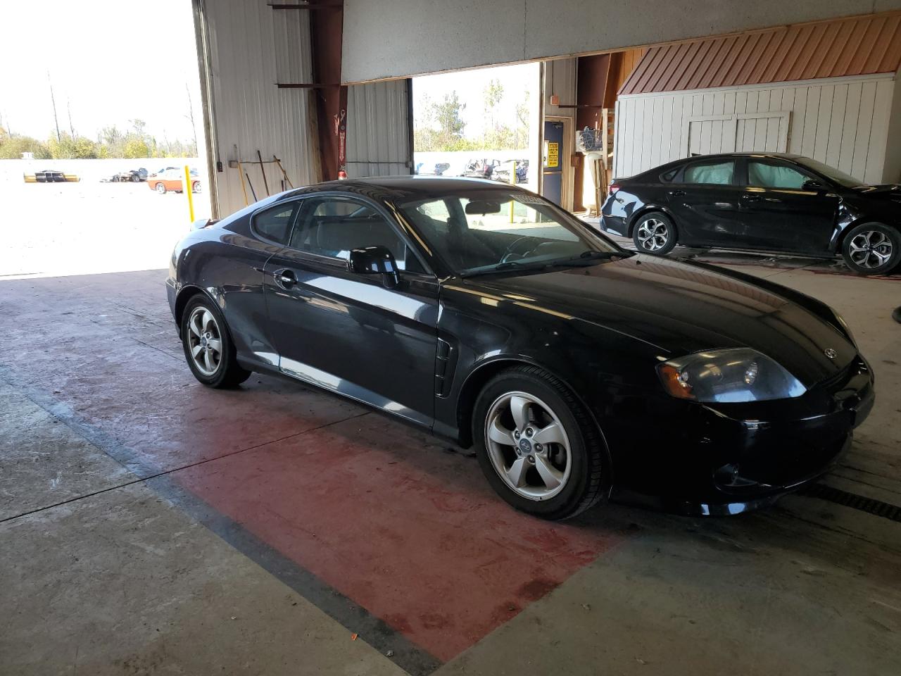 Photo 3 VIN: KMHHM65D76U227107 - HYUNDAI TIBURON 