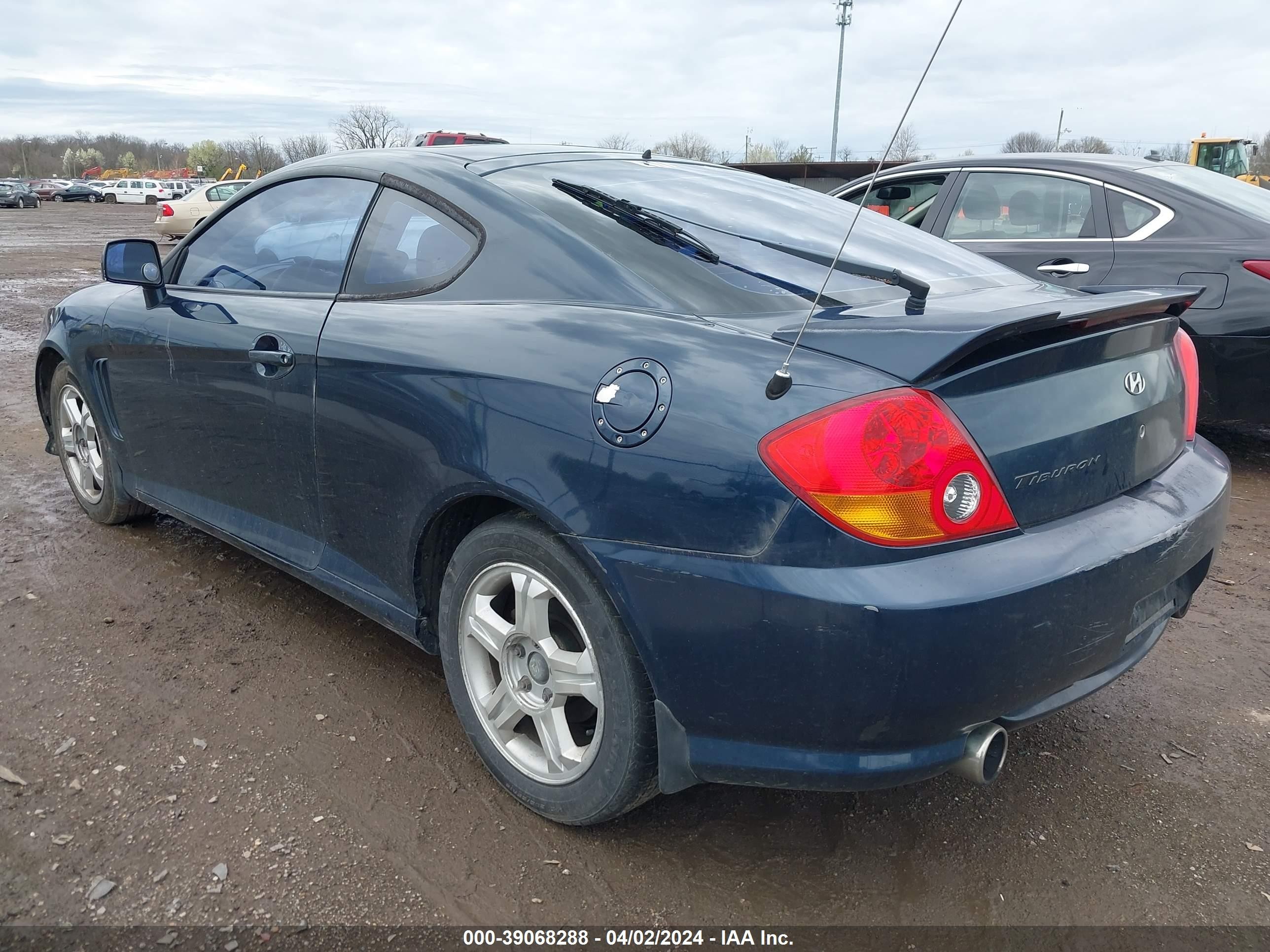 Photo 2 VIN: KMHHM65DX3U062567 - HYUNDAI TIBURON 