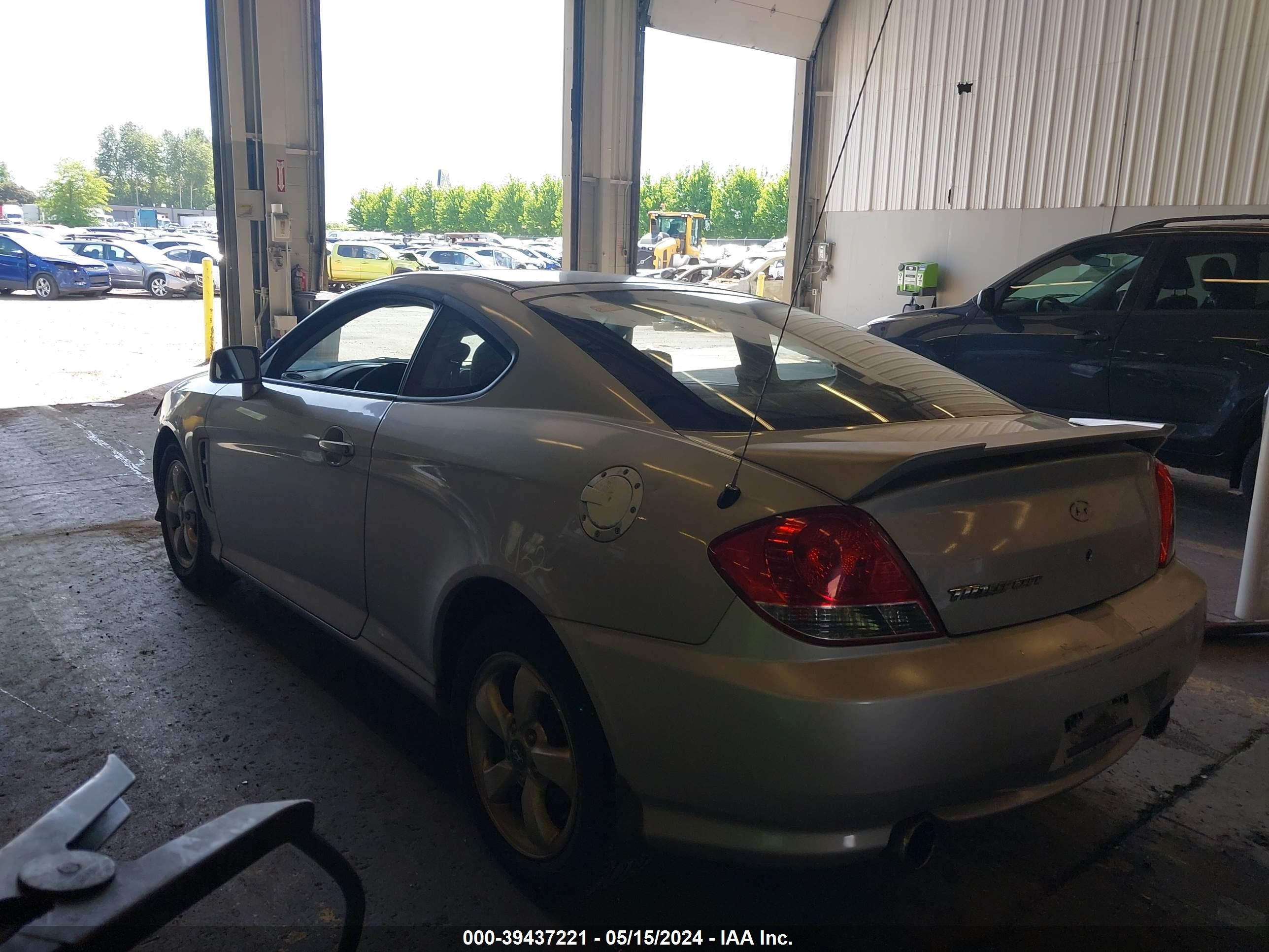 Photo 2 VIN: KMHHM65DX6U227411 - HYUNDAI TIBURON 