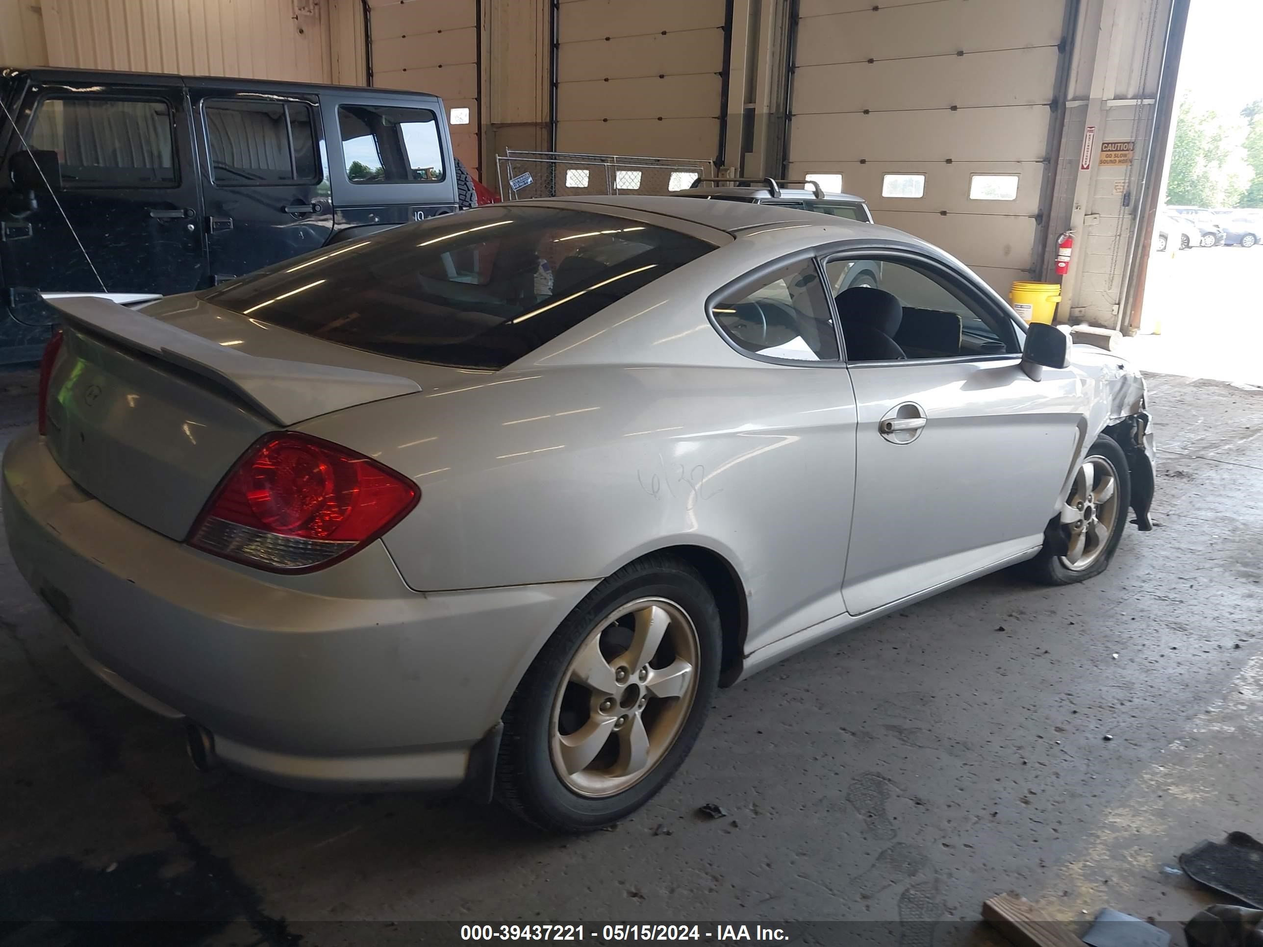 Photo 3 VIN: KMHHM65DX6U227411 - HYUNDAI TIBURON 