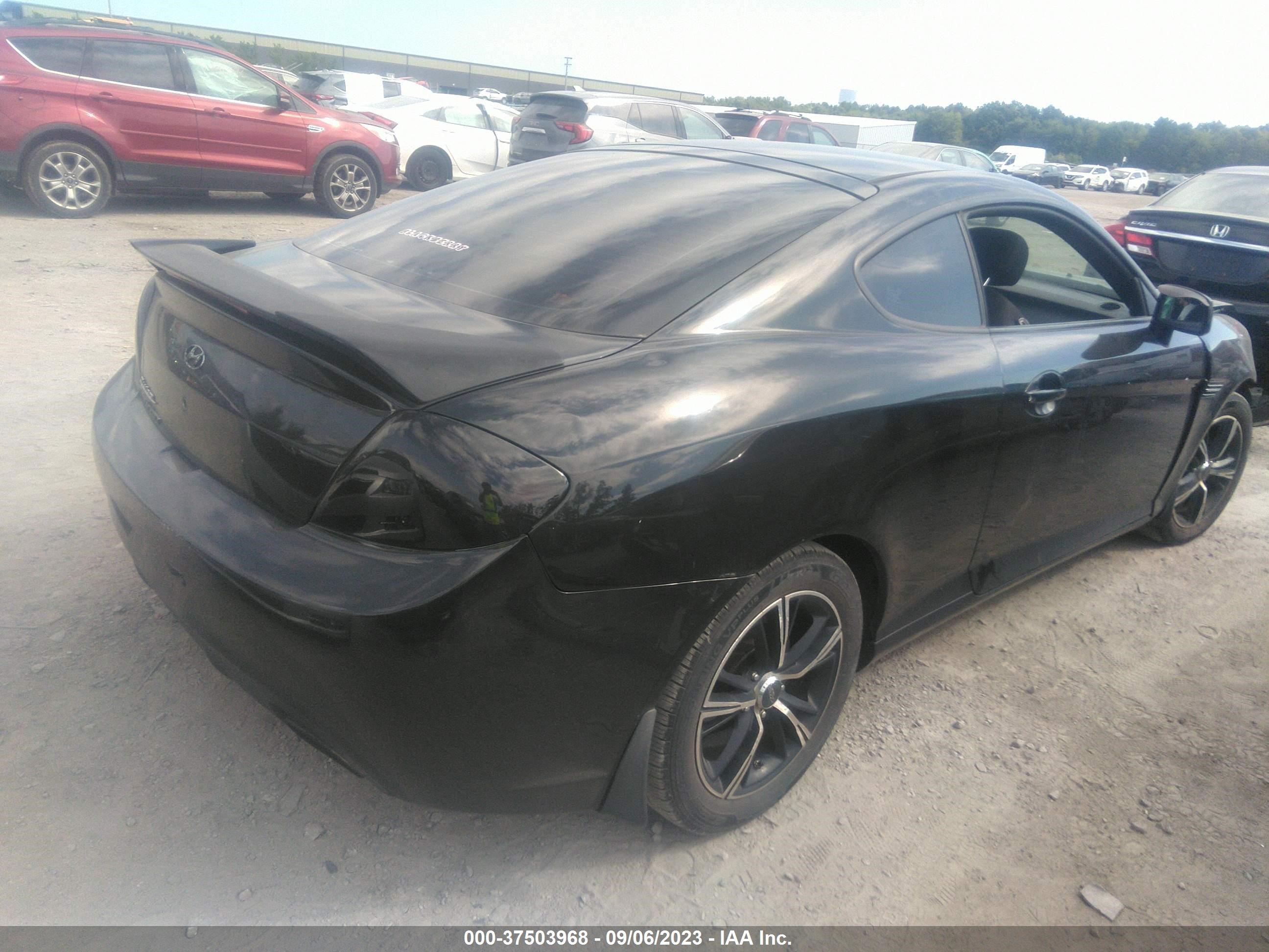 Photo 3 VIN: KMHHM66D28U264146 - HYUNDAI TIBURON 