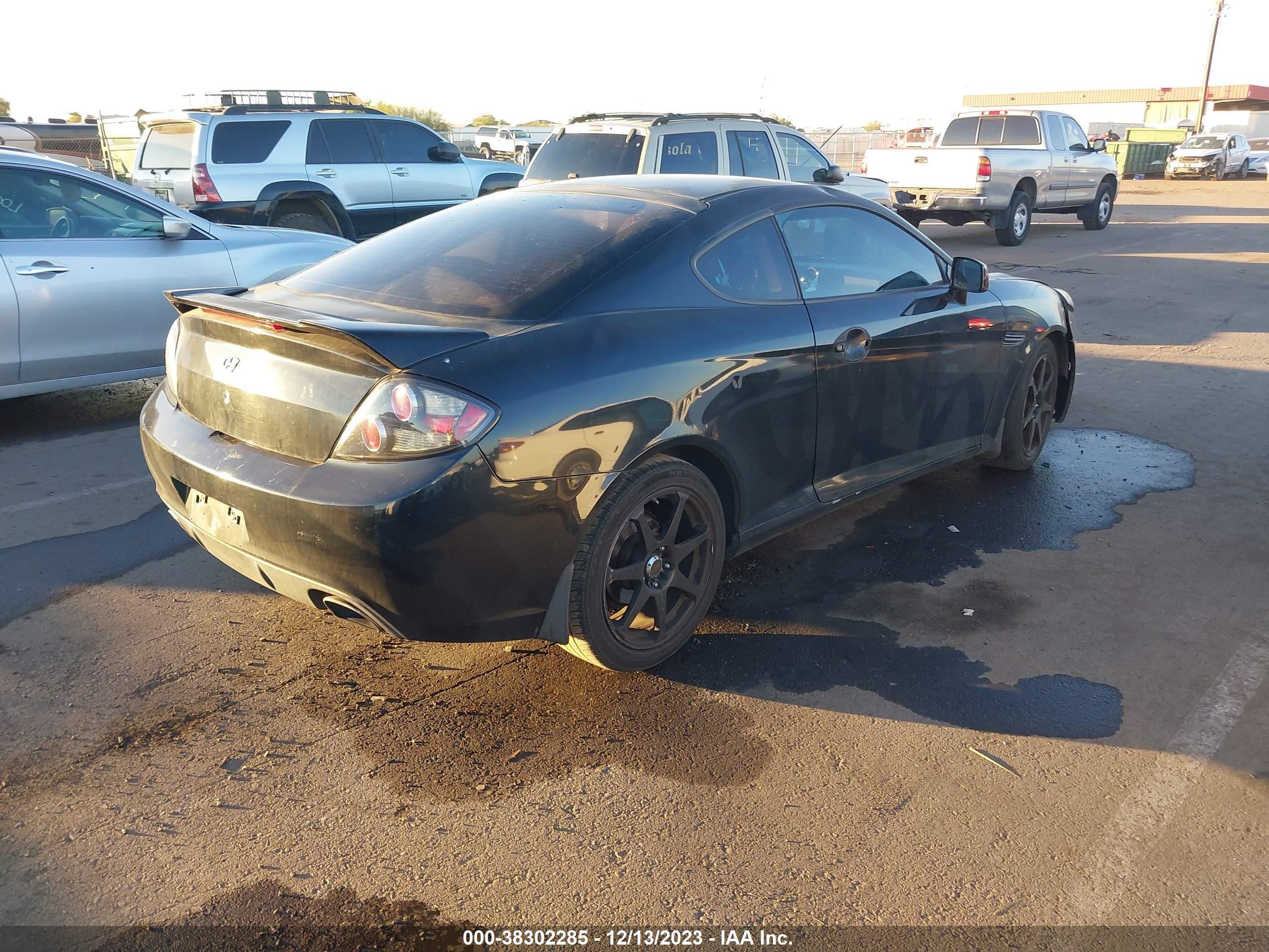 Photo 3 VIN: KMHHM66D48U266187 - HYUNDAI TIBURON 