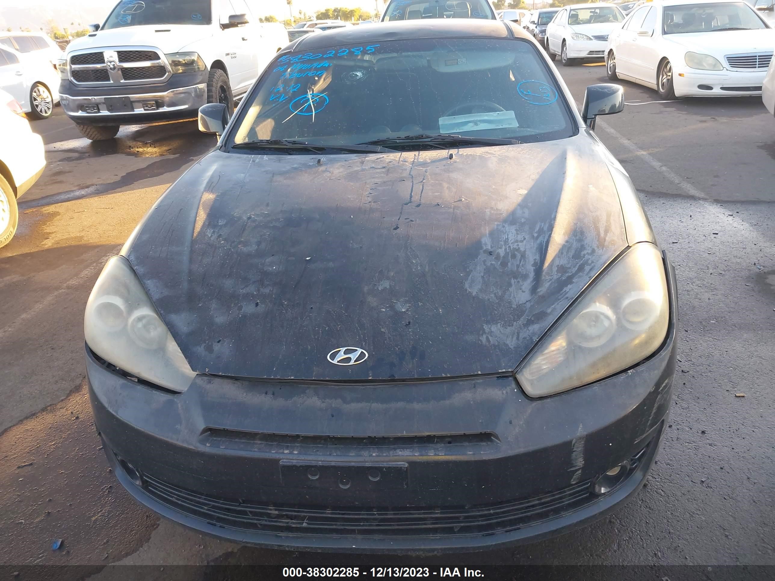 Photo 5 VIN: KMHHM66D48U266187 - HYUNDAI TIBURON 