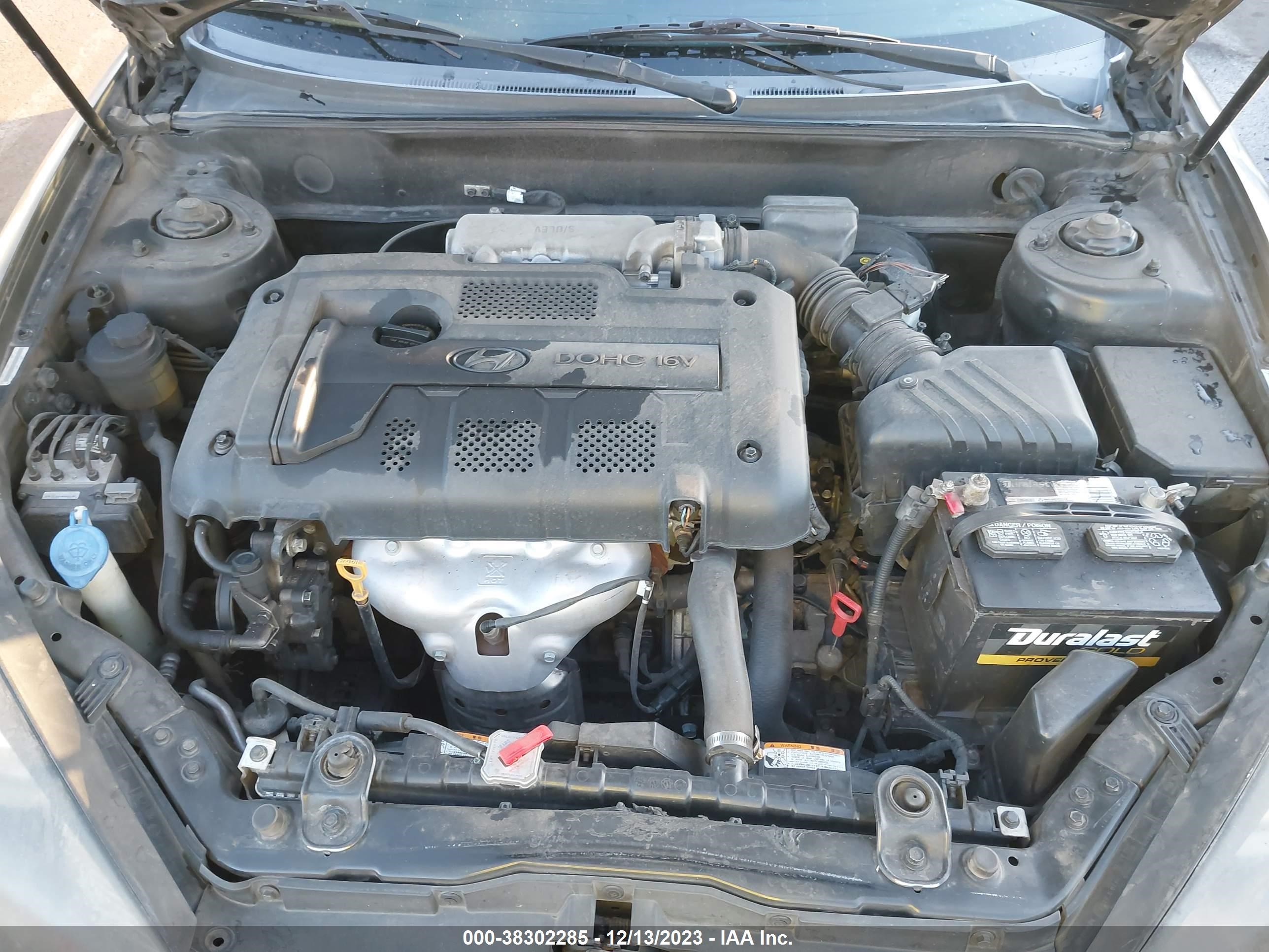 Photo 9 VIN: KMHHM66D48U266187 - HYUNDAI TIBURON 