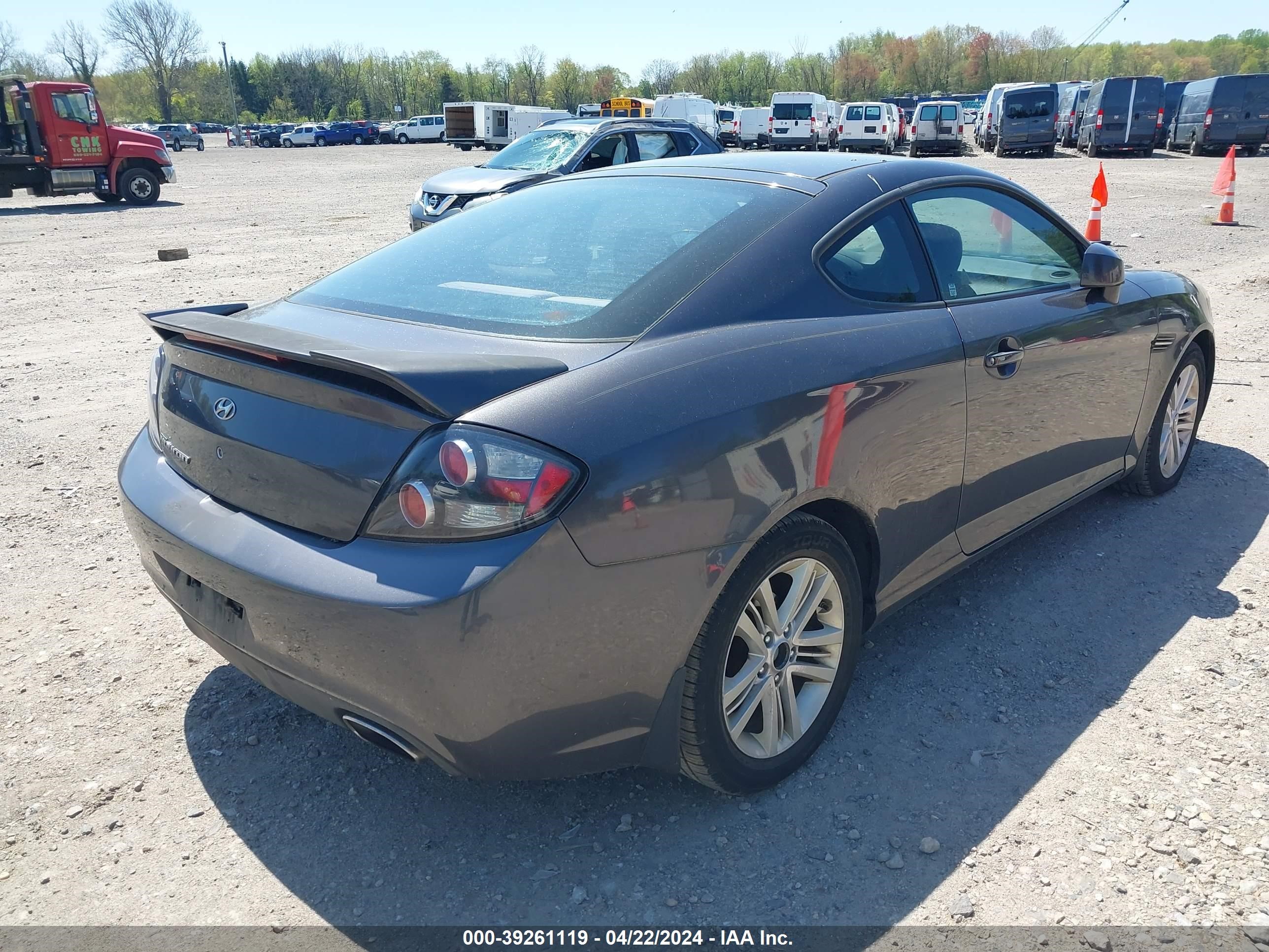 Photo 3 VIN: KMHHM66D58U276808 - HYUNDAI TIBURON 