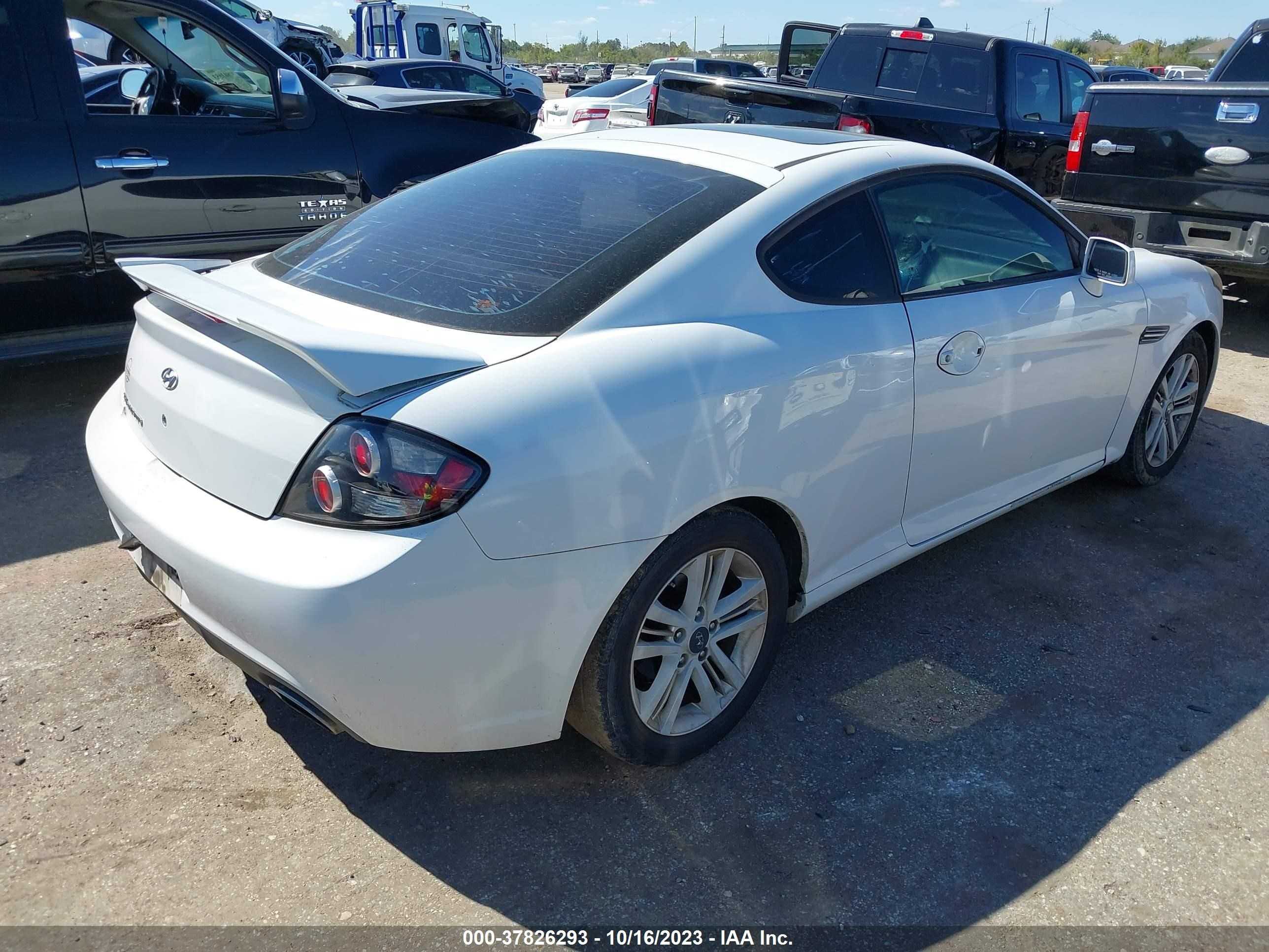 Photo 3 VIN: KMHHM66D88U278004 - HYUNDAI TIBURON 