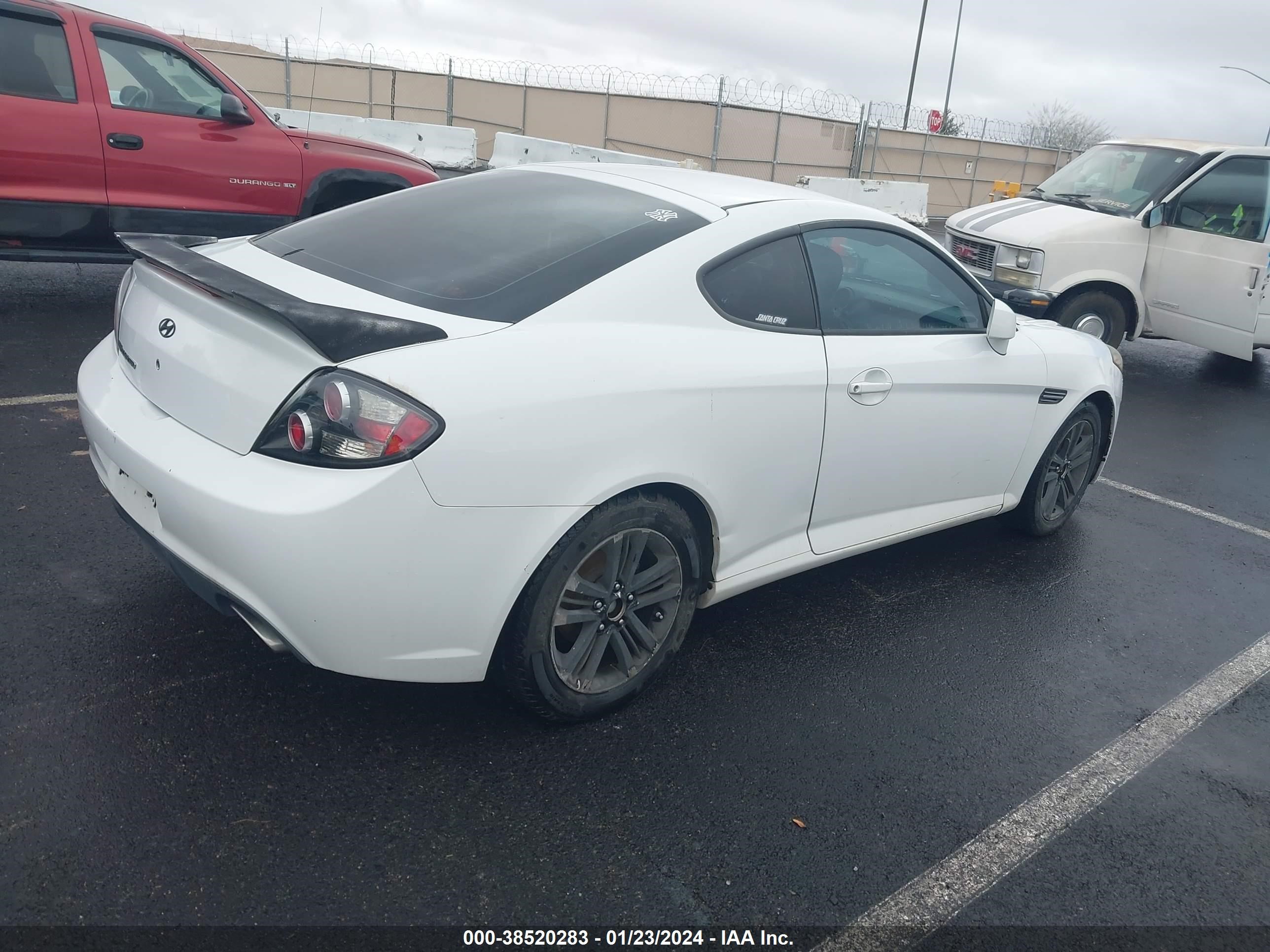 Photo 3 VIN: KMHHM66D97U255829 - HYUNDAI TIBURON 