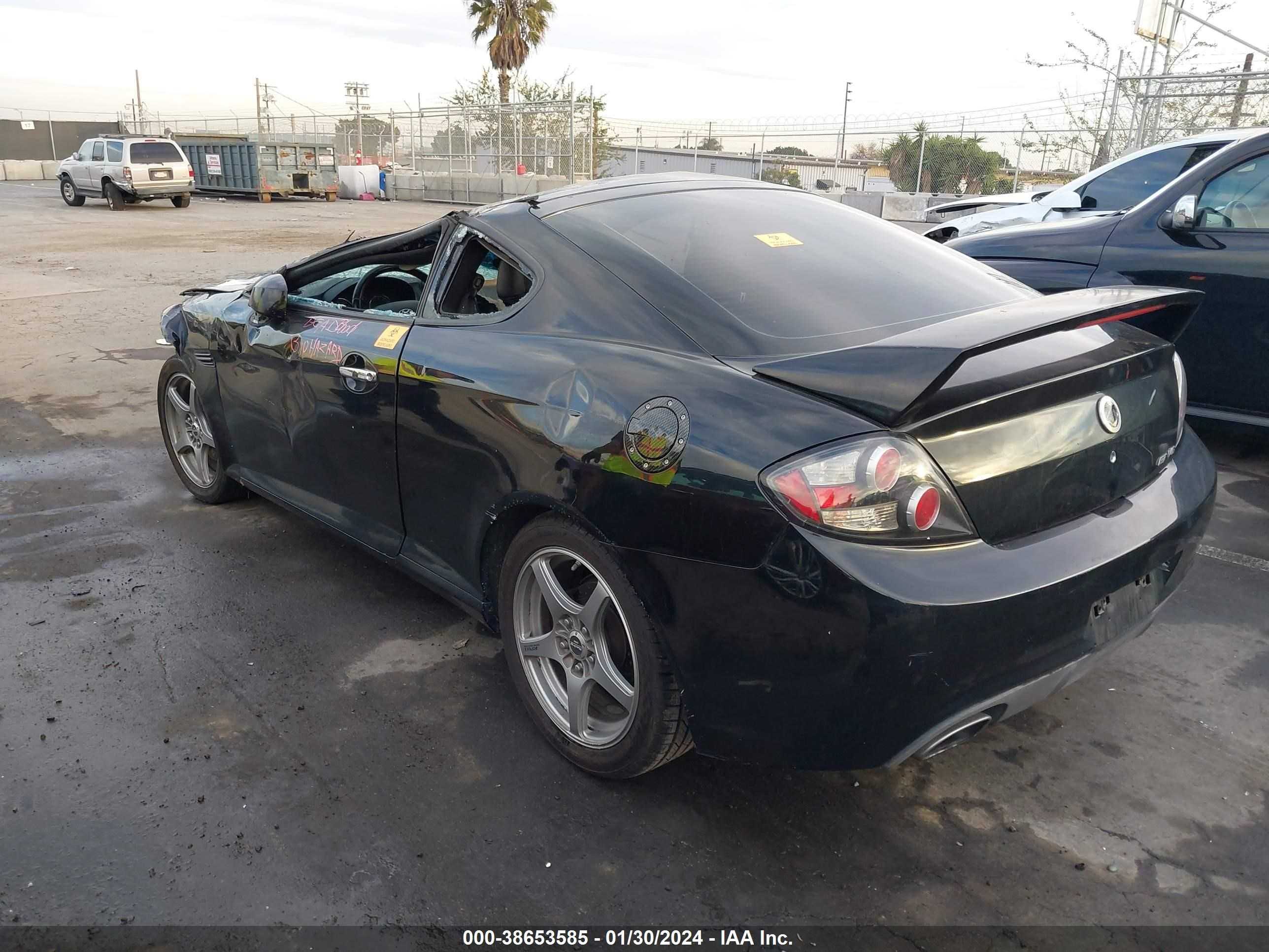 Photo 2 VIN: KMHHN66F28U267613 - HYUNDAI TIBURON 