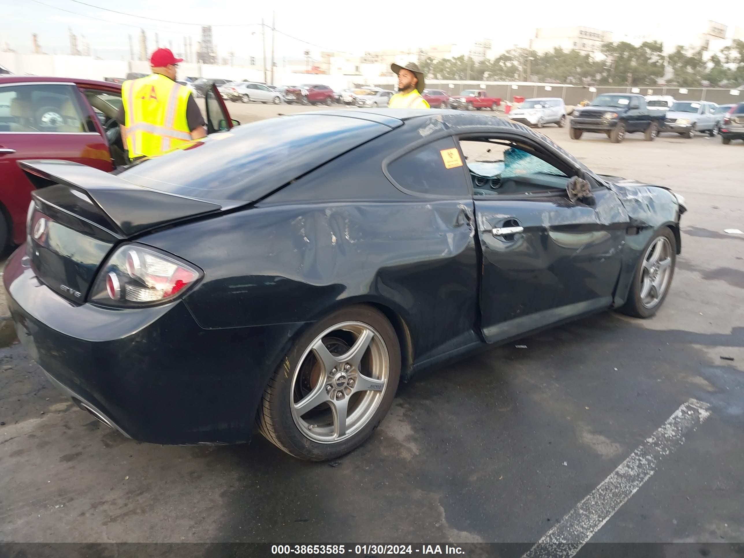 Photo 3 VIN: KMHHN66F28U267613 - HYUNDAI TIBURON 