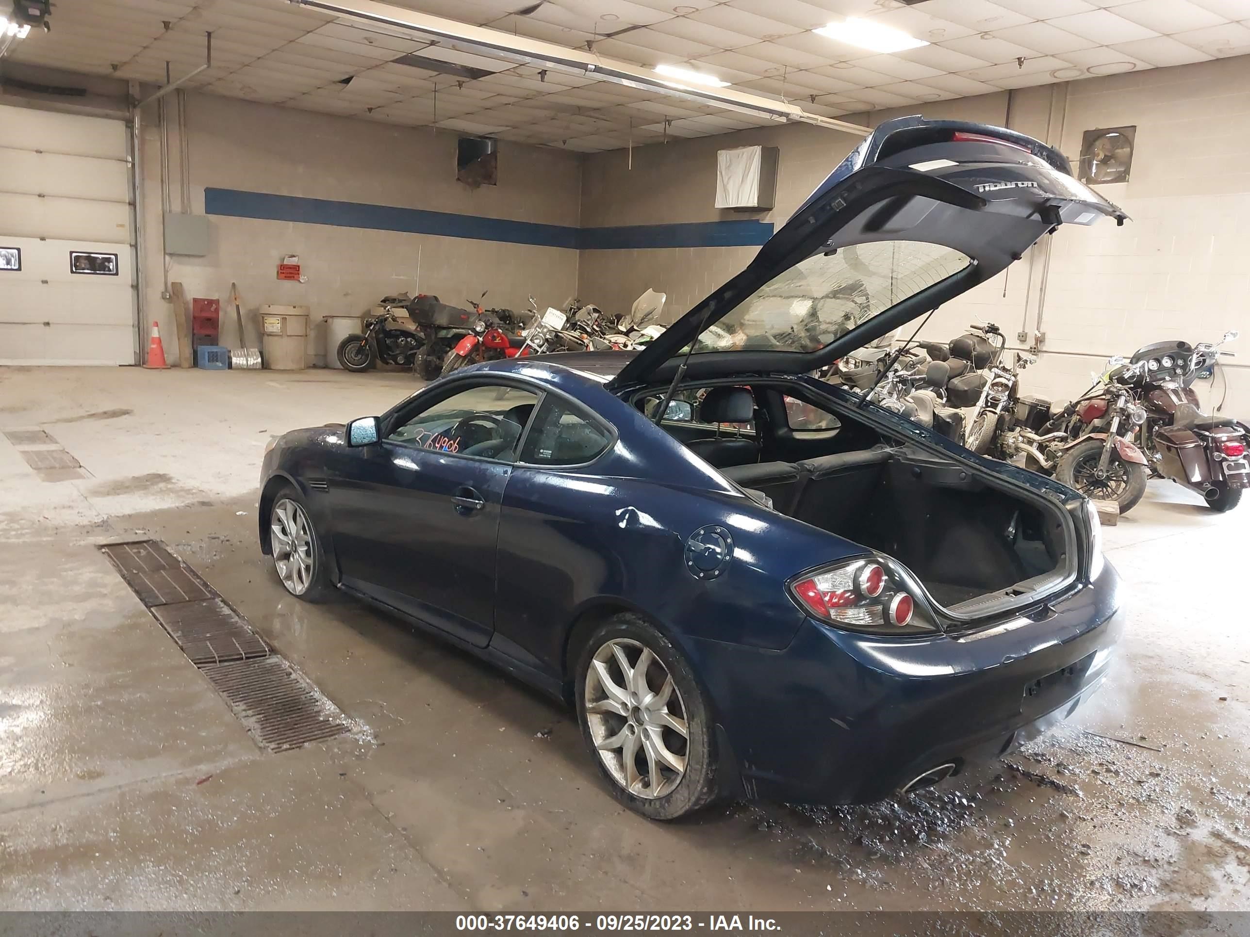 Photo 2 VIN: KMHHN66F28U281835 - HYUNDAI TIBURON 