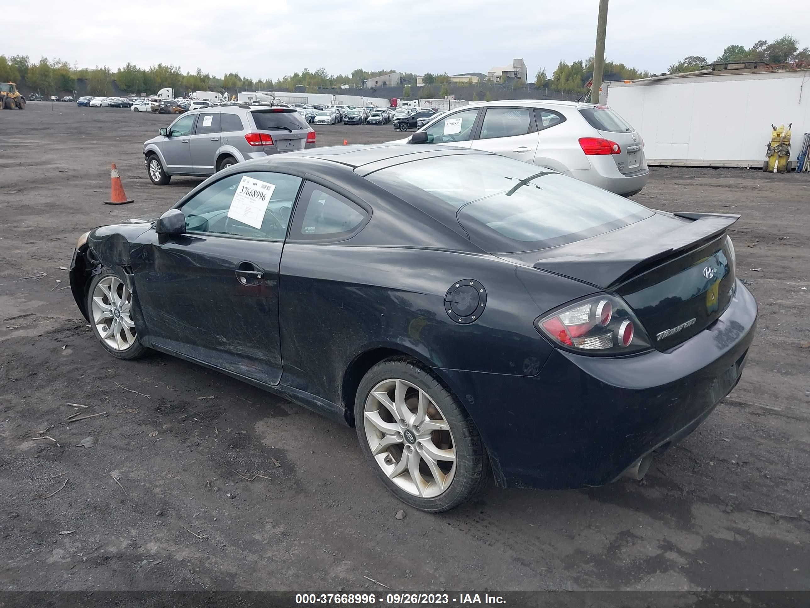 Photo 2 VIN: KMHHN66F37U243352 - HYUNDAI TIBURON 