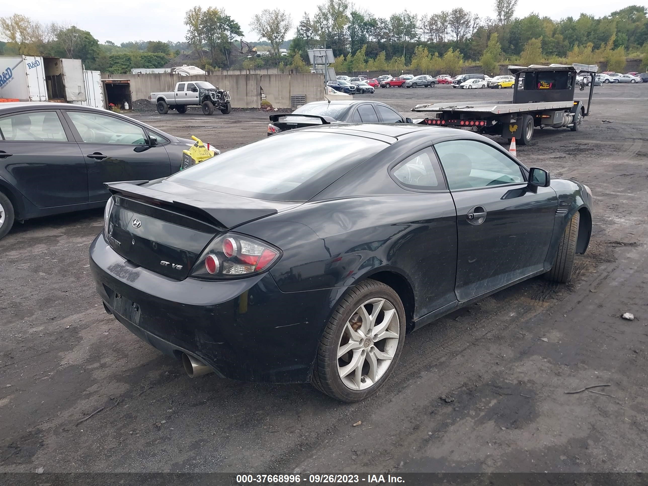 Photo 3 VIN: KMHHN66F37U243352 - HYUNDAI TIBURON 