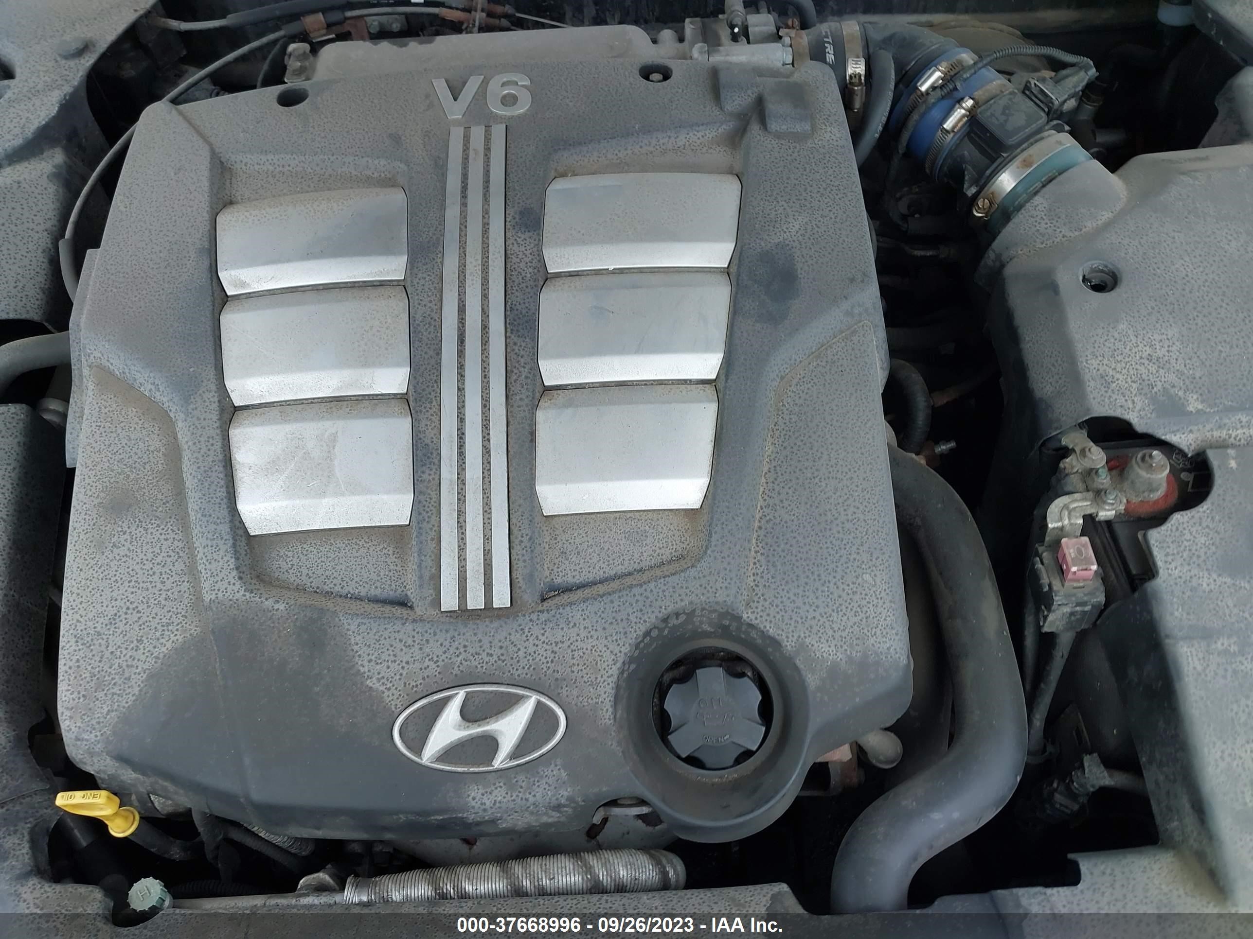 Photo 9 VIN: KMHHN66F37U243352 - HYUNDAI TIBURON 