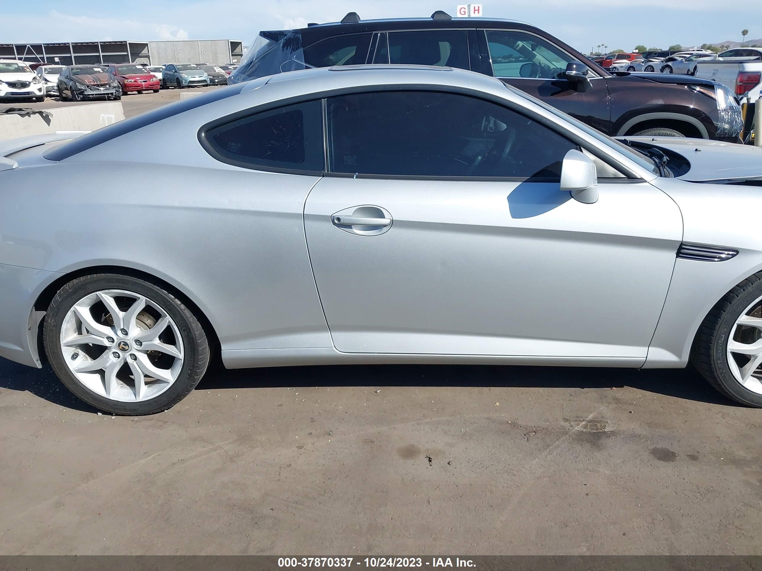 Photo 13 VIN: KMHHN66F37U245943 - HYUNDAI TIBURON 